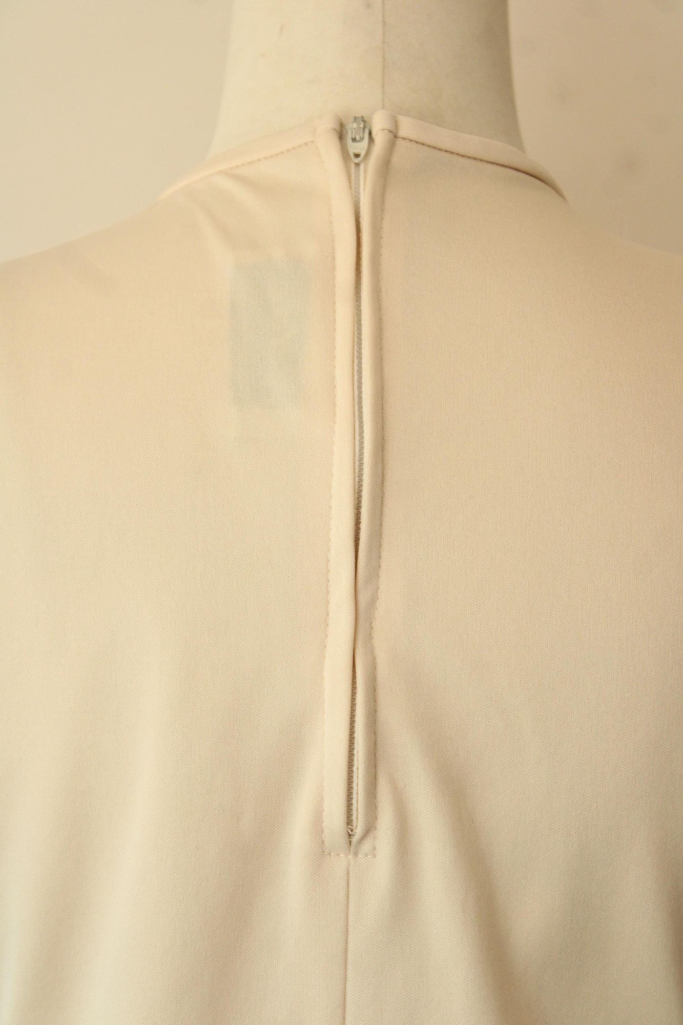 Vintage Vintage 1970s 1980s Blouse, Teddi Sleeveless Shirt with Gath Size M / US 6-8 / IT 42-44 - 9 Thumbnail