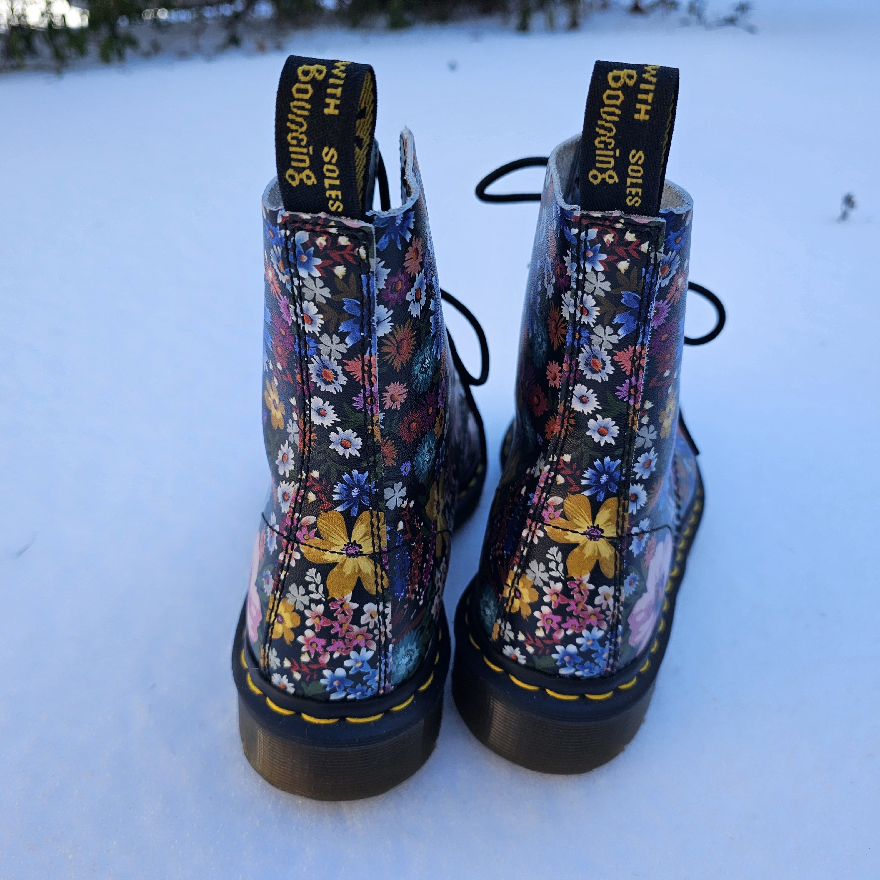 Dr Martens Wanderlust Floral Pascal 1460 Boots