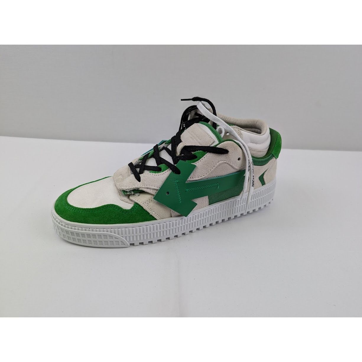 Off-White o1rshd1 Floating Arrow Sneakers in White / Green Size US 13 / EU 46 - 1 Thumbnail