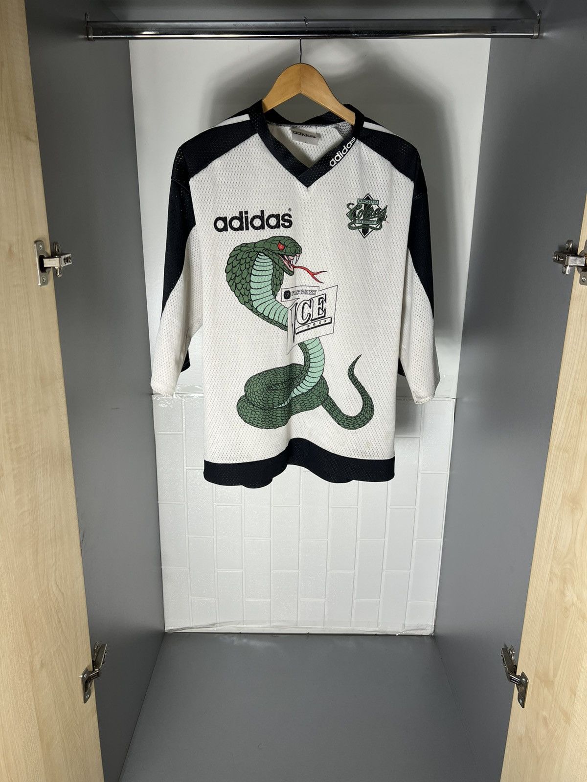 Adidas VINTAGE ADIDAS NEW CASTLE UNITED HOCKEY RETRO JERSEY Y2K 90s Size US S / EU 44-46 / 1 - 5 Thumbnail