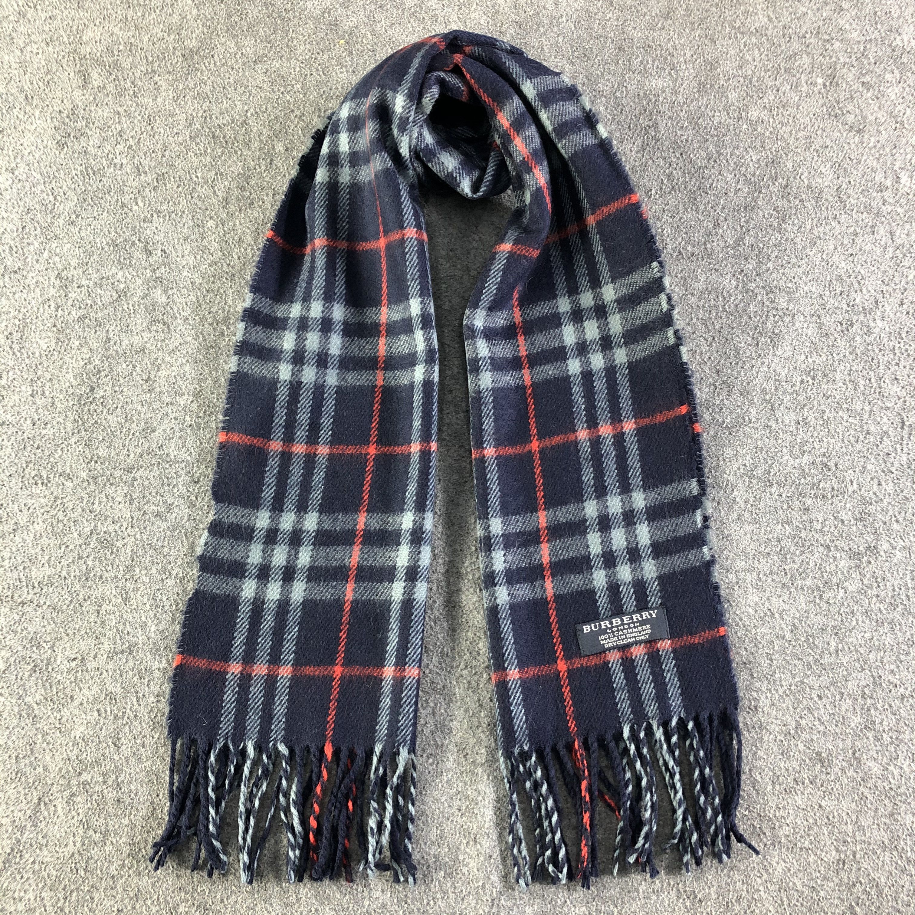 Burberry Burberry Scarf / Muffler / Neckwear P467 Size ONE SIZE - 1 Thumbnail