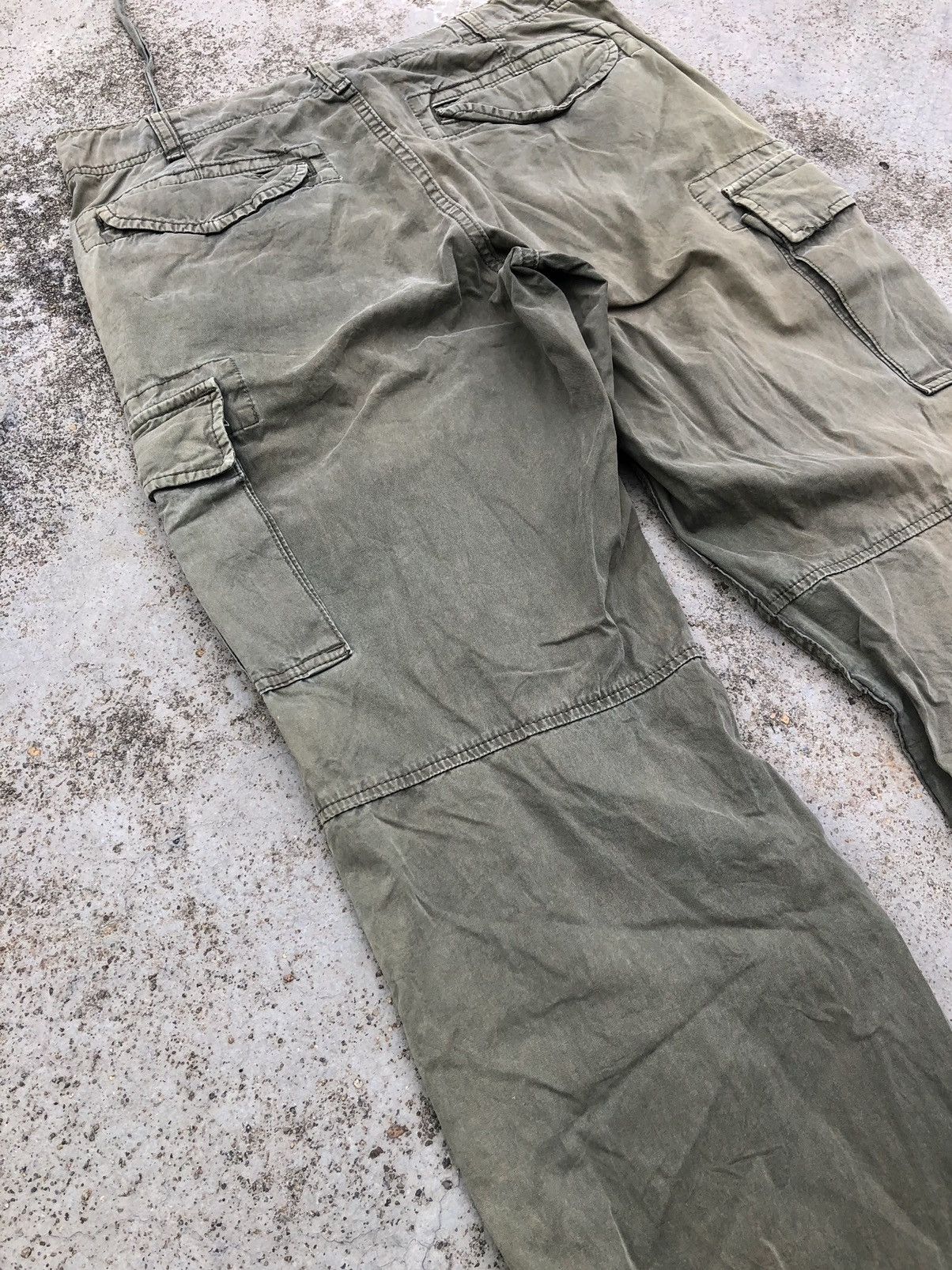 Uniqlo SUN FADED SIX POCKET CARGOPANT Size US 33 - 11 Thumbnail