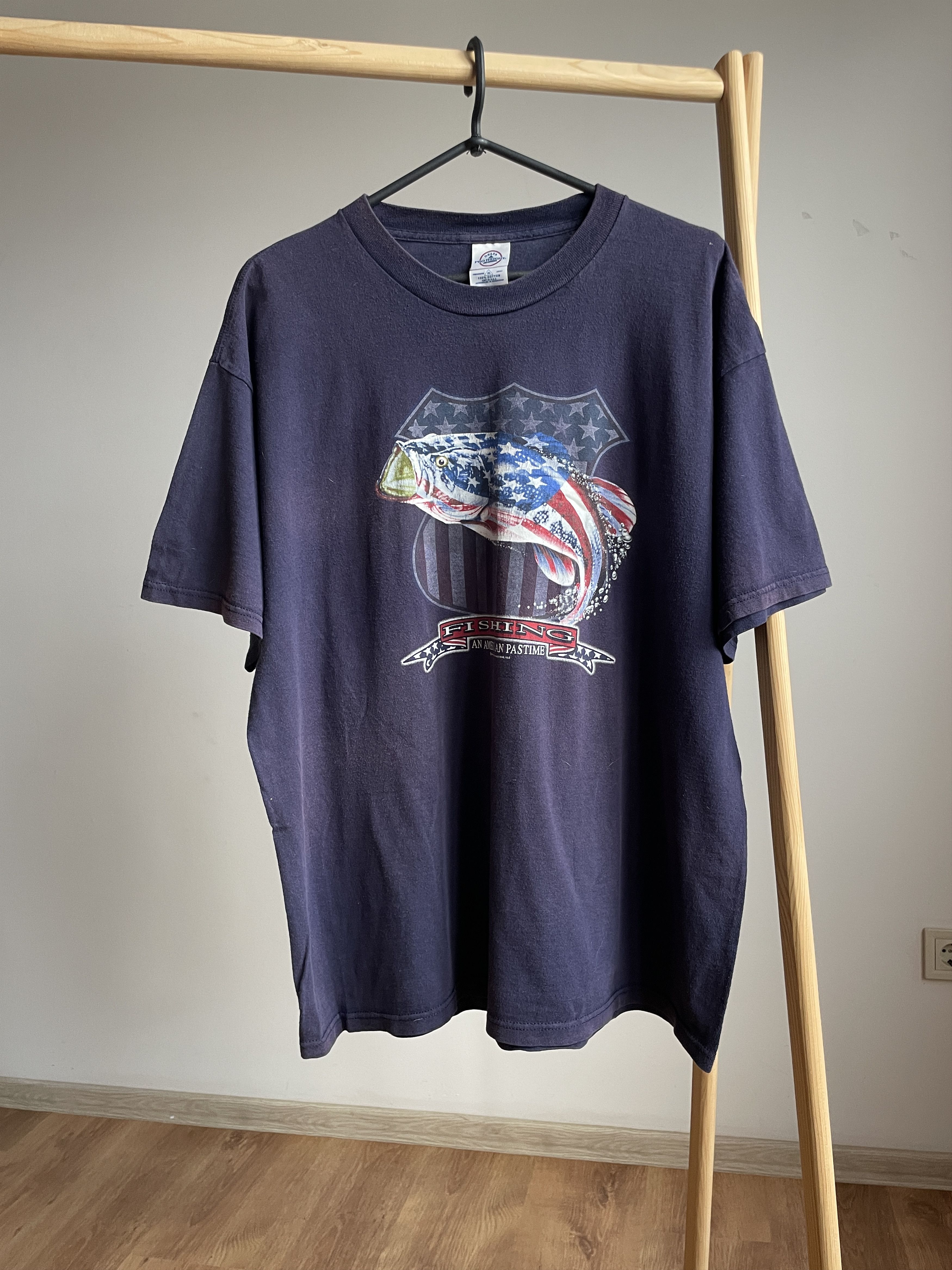 Delta Vintage 2004 Fishing An American Pastime T-Shirt Size XL Size US XL / EU 56 / 4 - 1 Thumbnail