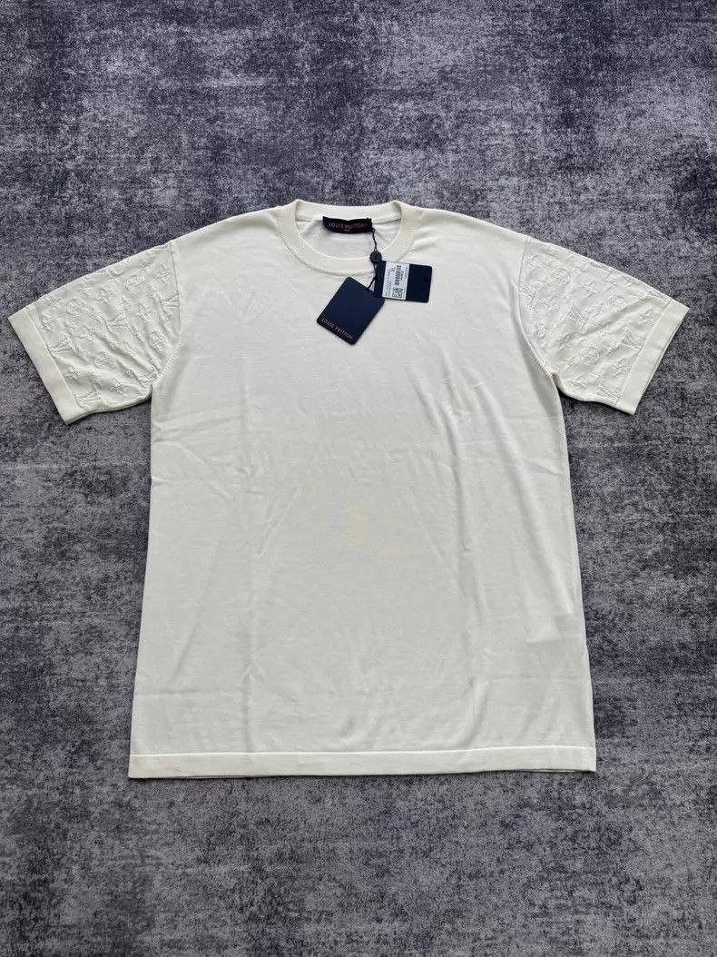 Louis Vuitton Louis Vuitton White arm embossed full print knitted short Size US XL / EU 56 / 4 - 1 Thumbnail