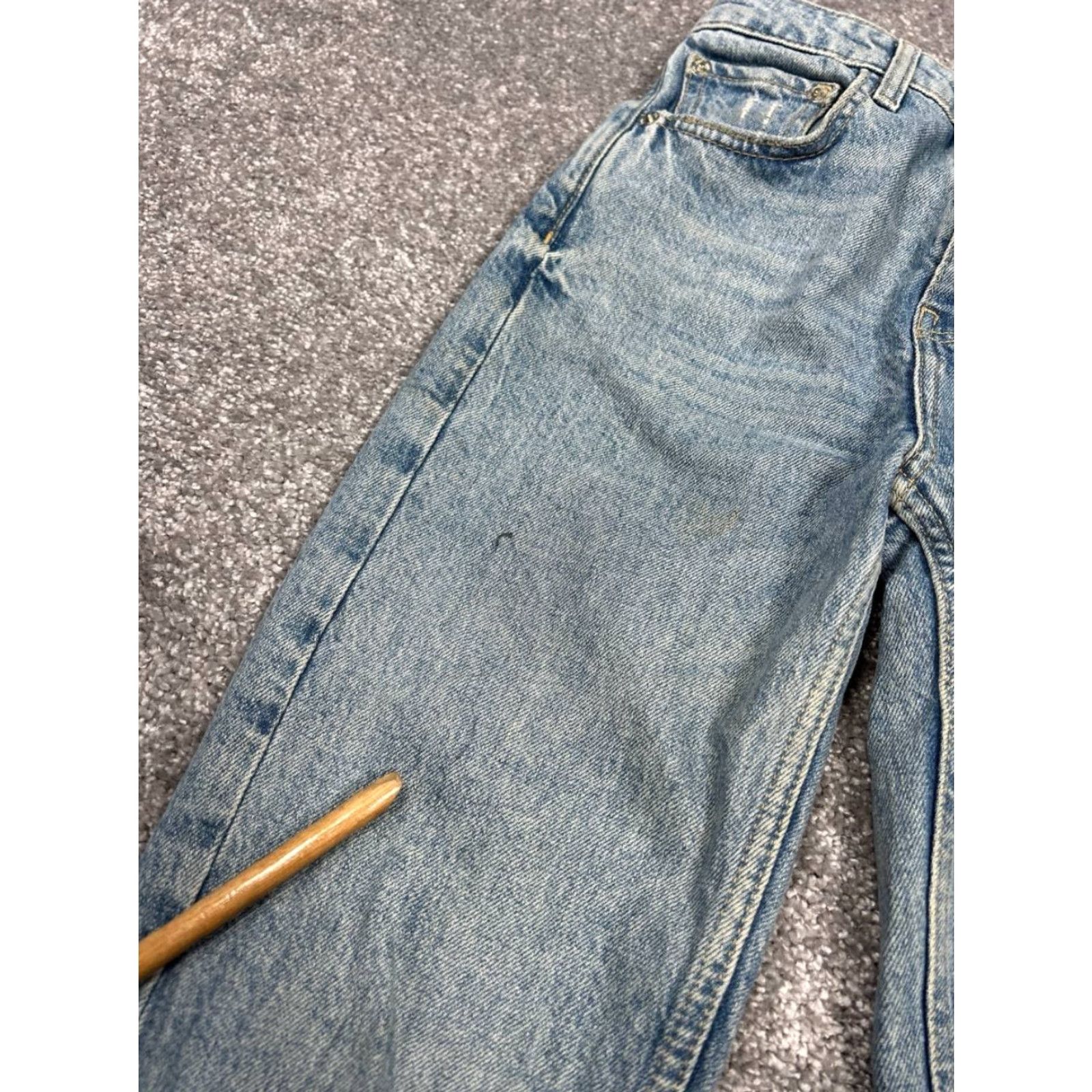 Zara VINTAGE Zara Jeans Womens 0 Tapered Fit Light Wash Denim Mid Rise Ripped Frayed Hem Stains Size 25" / US 0 / IT 36 - 3 Thumbnail
