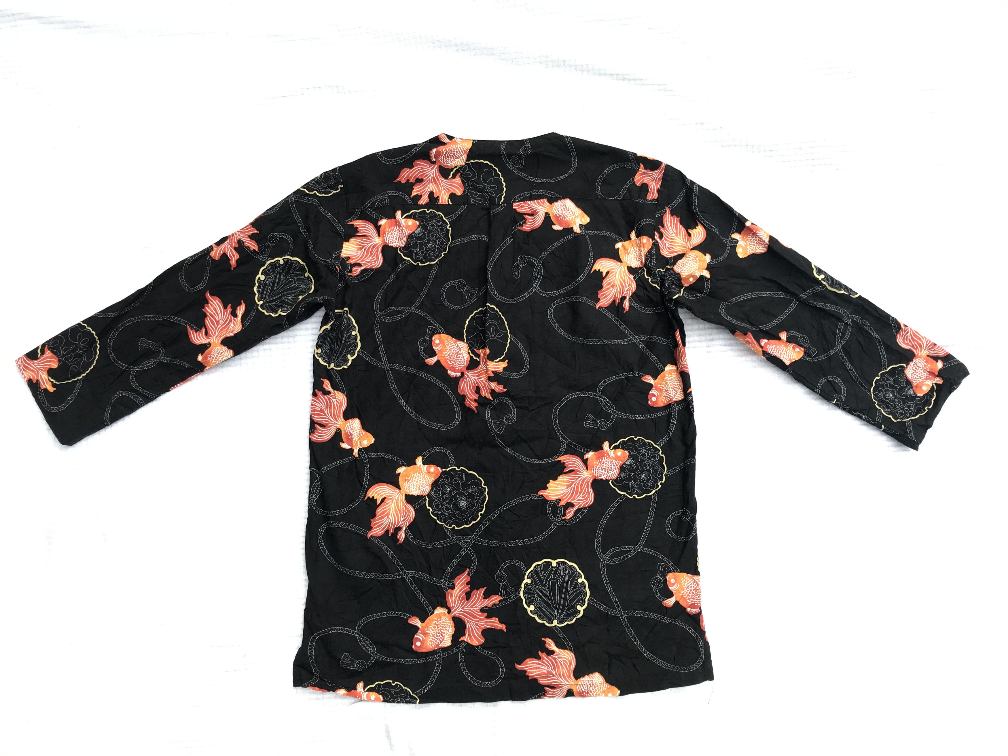 Japanese Brand (S108) Arbe Chitose Gold Fish 3/4 Sleeve Black V Neck Shirt Size US S / EU 44-46 / 1 - 6 Thumbnail