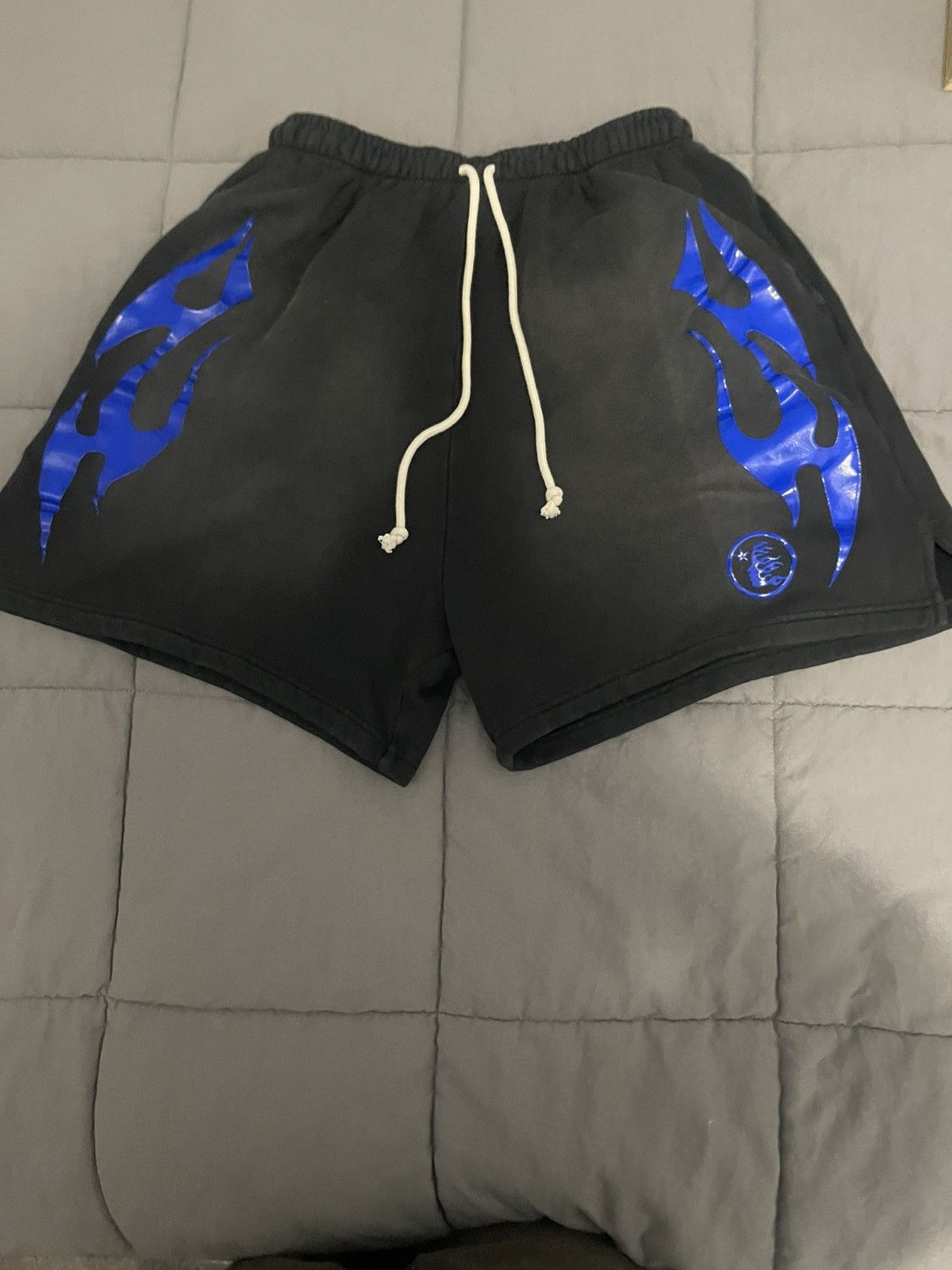 HELLSTAR Hellstar Shorts Brand nee blue flames Size US 34 / EU 50 - 1 Thumbnail
