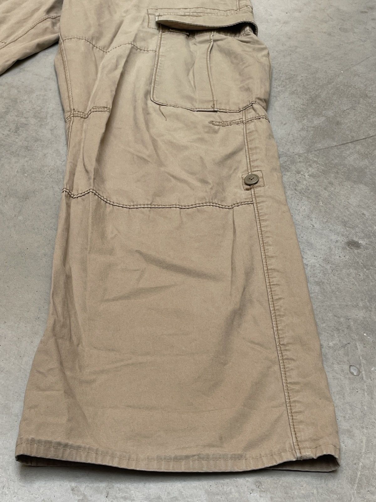 Vintage Vintage Military Cargo Pants Beige Wide Workwear Fit size 36 Size US 36 / EU 52 - 12 Thumbnail