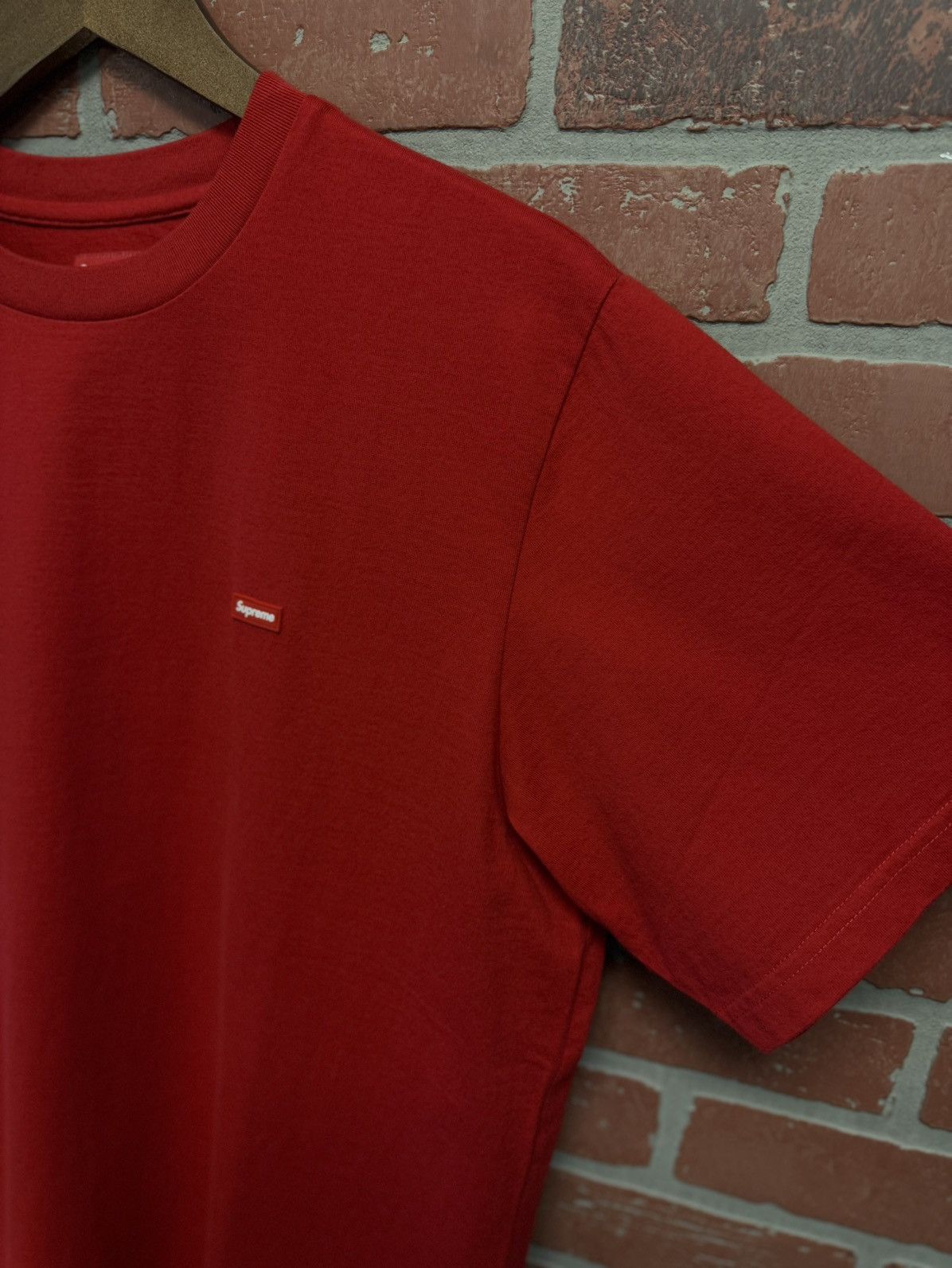 Supreme Supreme Red Short Sleeve Tee Shirt Size Large (NEW) Size US L / EU 52-54 / 3 - 3 Thumbnail