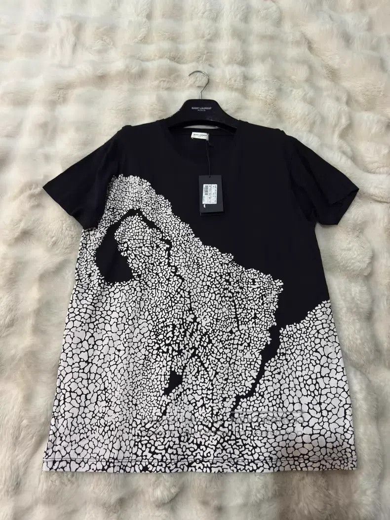 Saint Laurent Paris Saint Laurent Paris Original Black and White Leopard Print Size US M / EU 48-50 / 2 - 1 Thumbnail