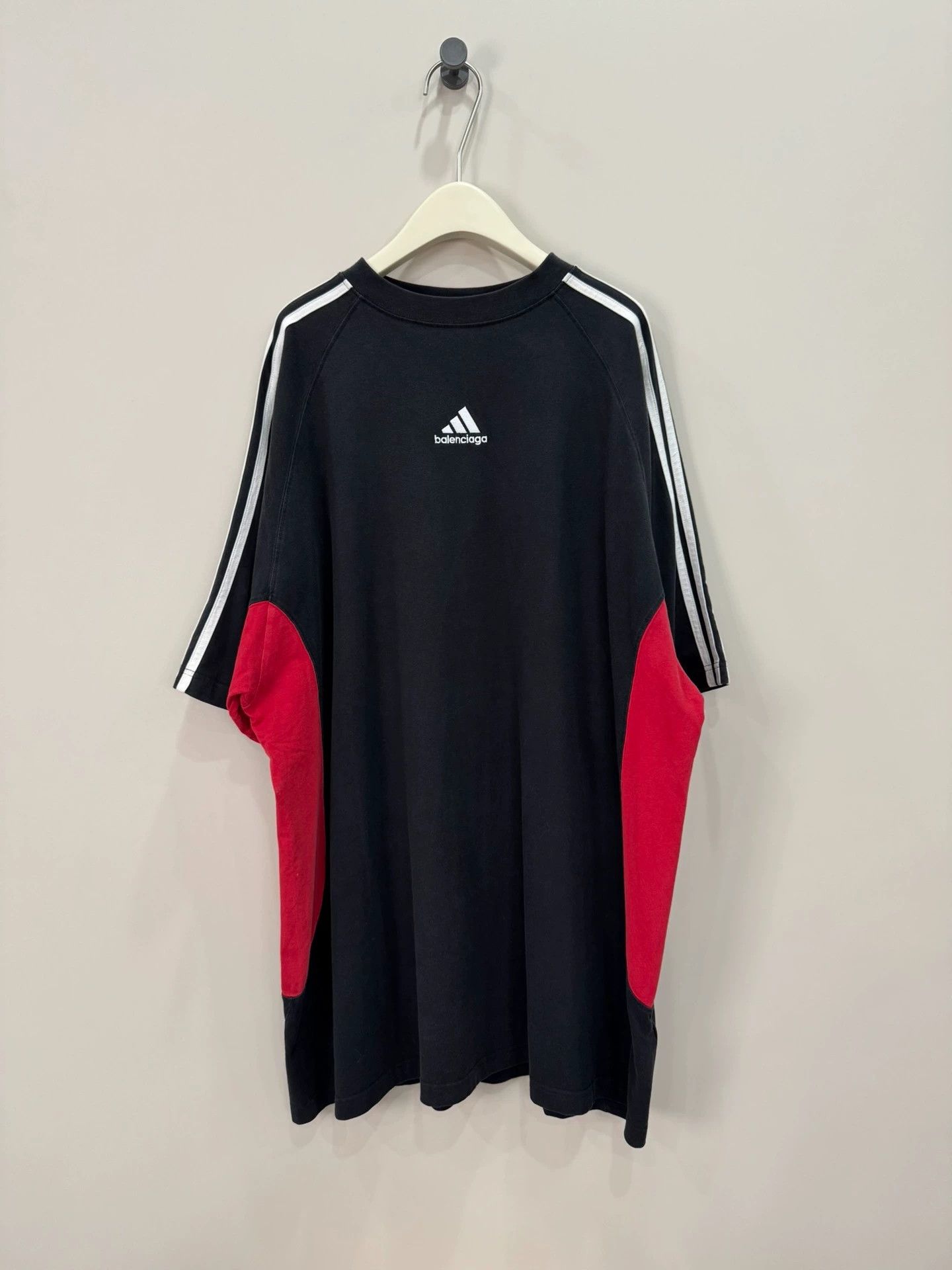 Balenciaga Balenciaga Adidas Black Red Short Sleeve - dmc Size US S / EU 44-46 / 1 - 1 Thumbnail