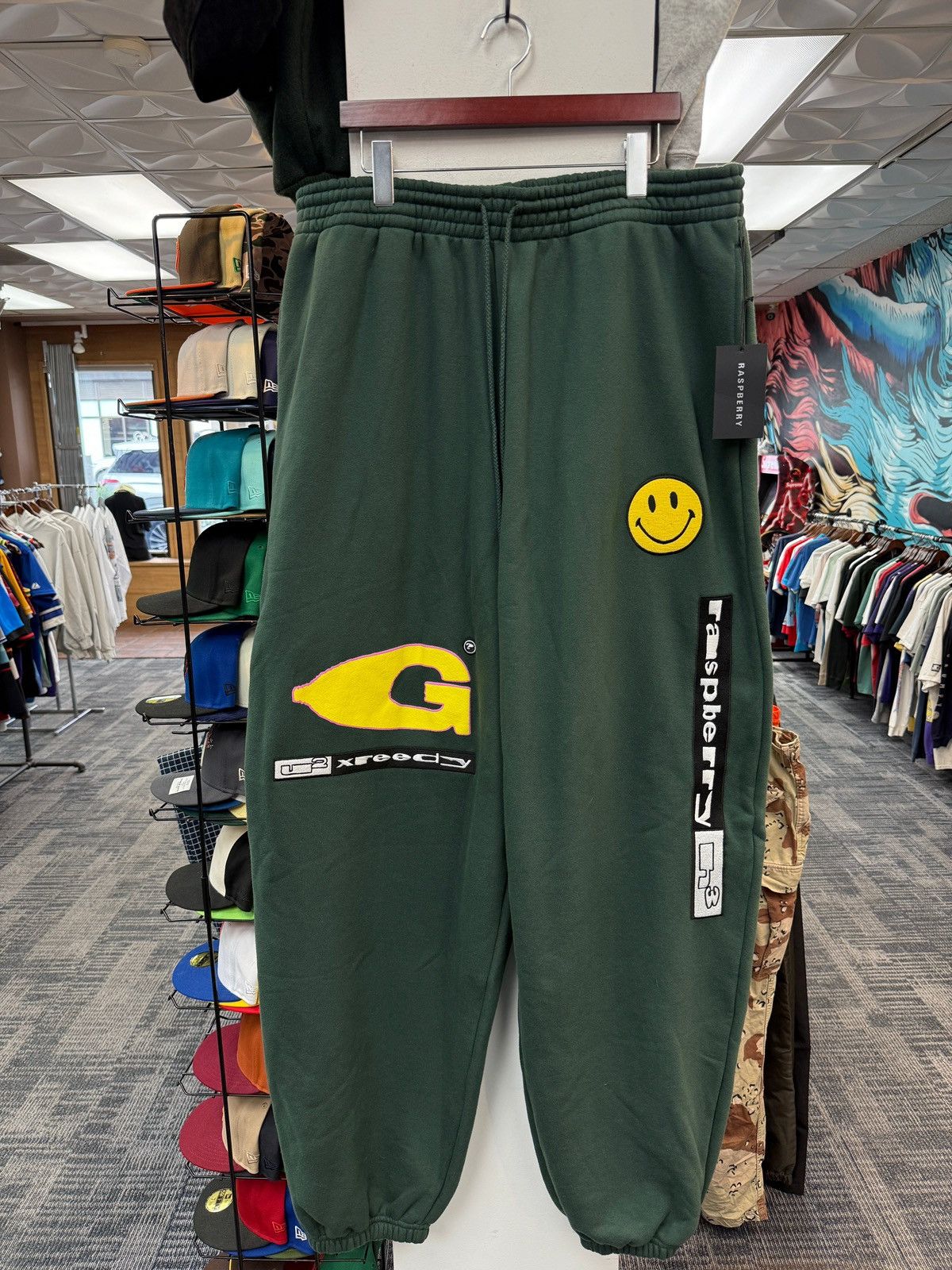 The GV Gallery GV Raspberry Hills X Greedy Unit Garbage Sweats Size US 36 / EU 52 - 1 Thumbnail