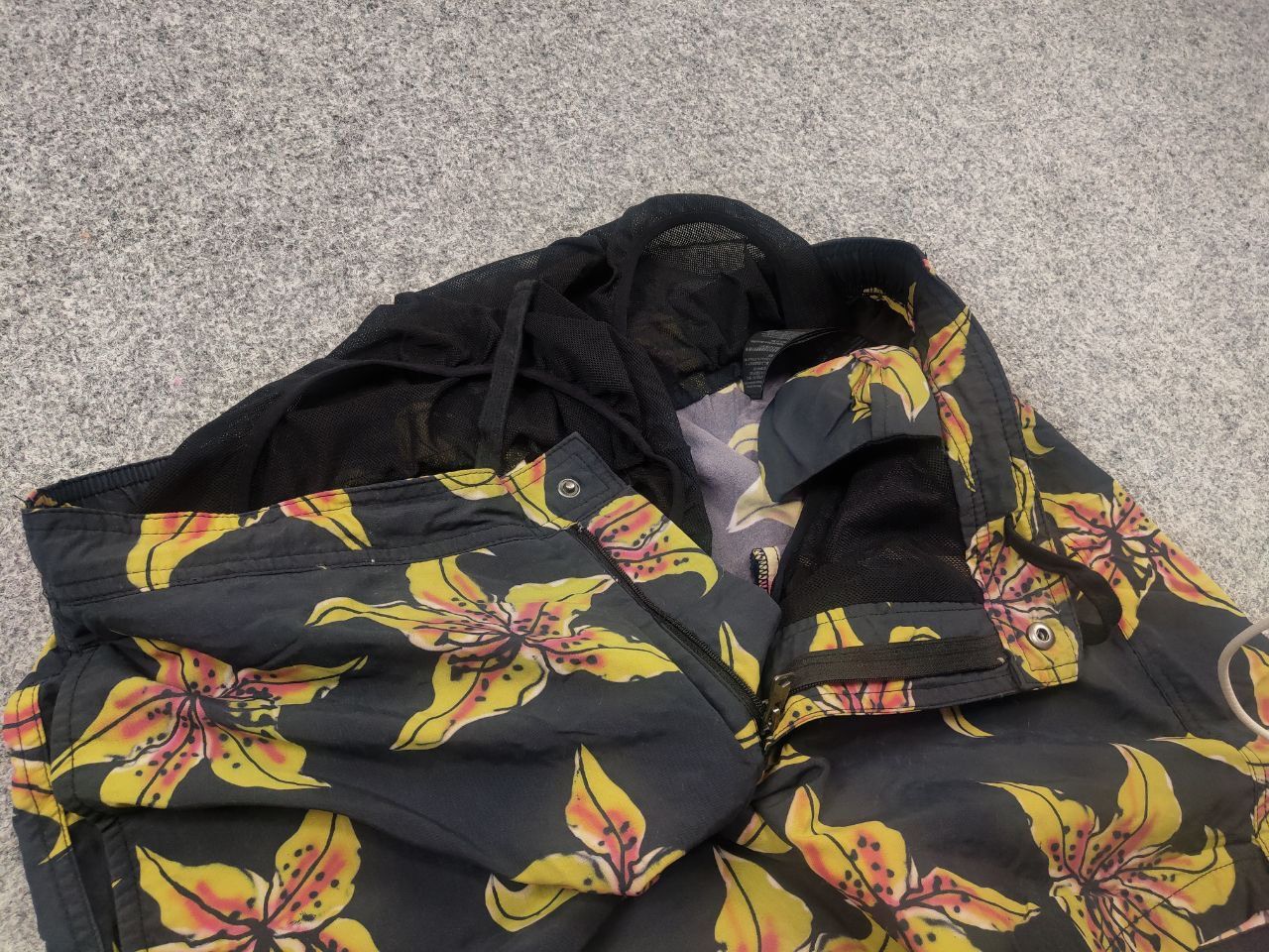 Allsaints Allsaints Hibiscus Swim Casual Nylon Floral Pattern Shorts Size US 32 / EU 48 - 14 Thumbnail