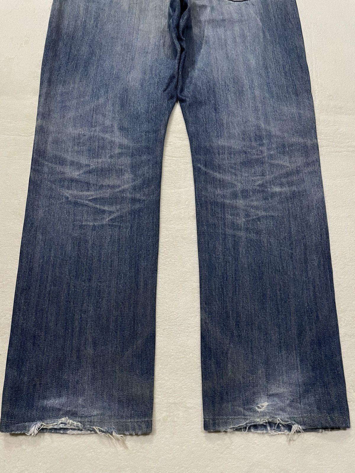 Uniqlo Vintage Uniqlo Diatress Faded Dark Blue Jeans Size US 35 - 14 Thumbnail