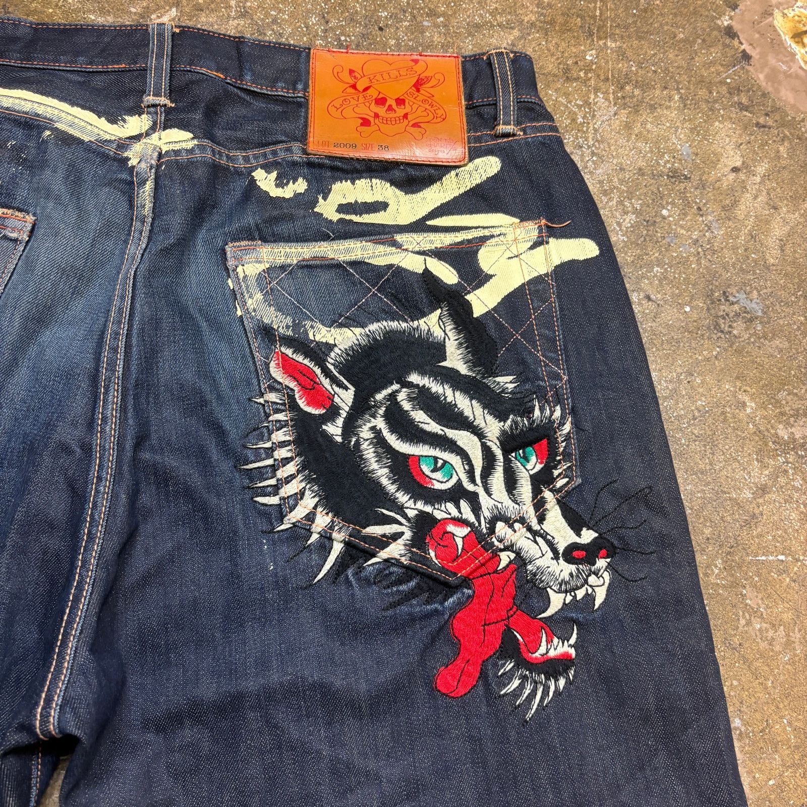Ed Hardy RARE Ed Hardy Wolf Embroidered y2k Baggy Jeans Men's 38x31 Size US 38 / EU 54 - 5 Thumbnail