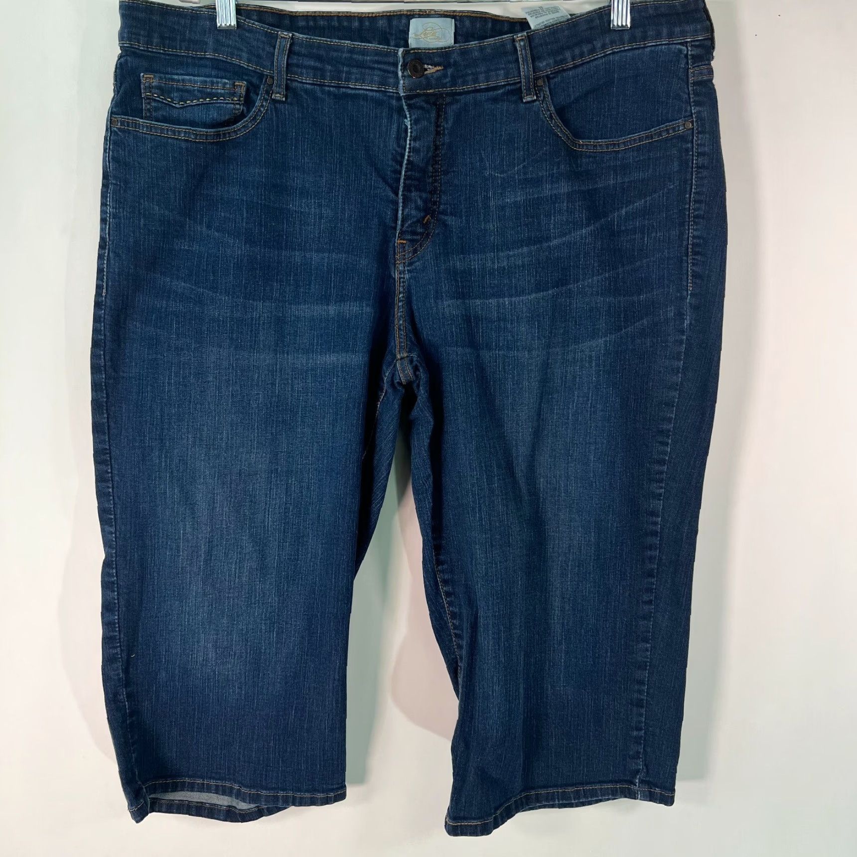 Levi's Levi's Womens Capri Jeans Denim Blue Regular Size 24 5-Pocket Belts Loops Belt Loops Pockets Capri Style Size 30" / US 8 / IT 44 - 2 Thumbnail