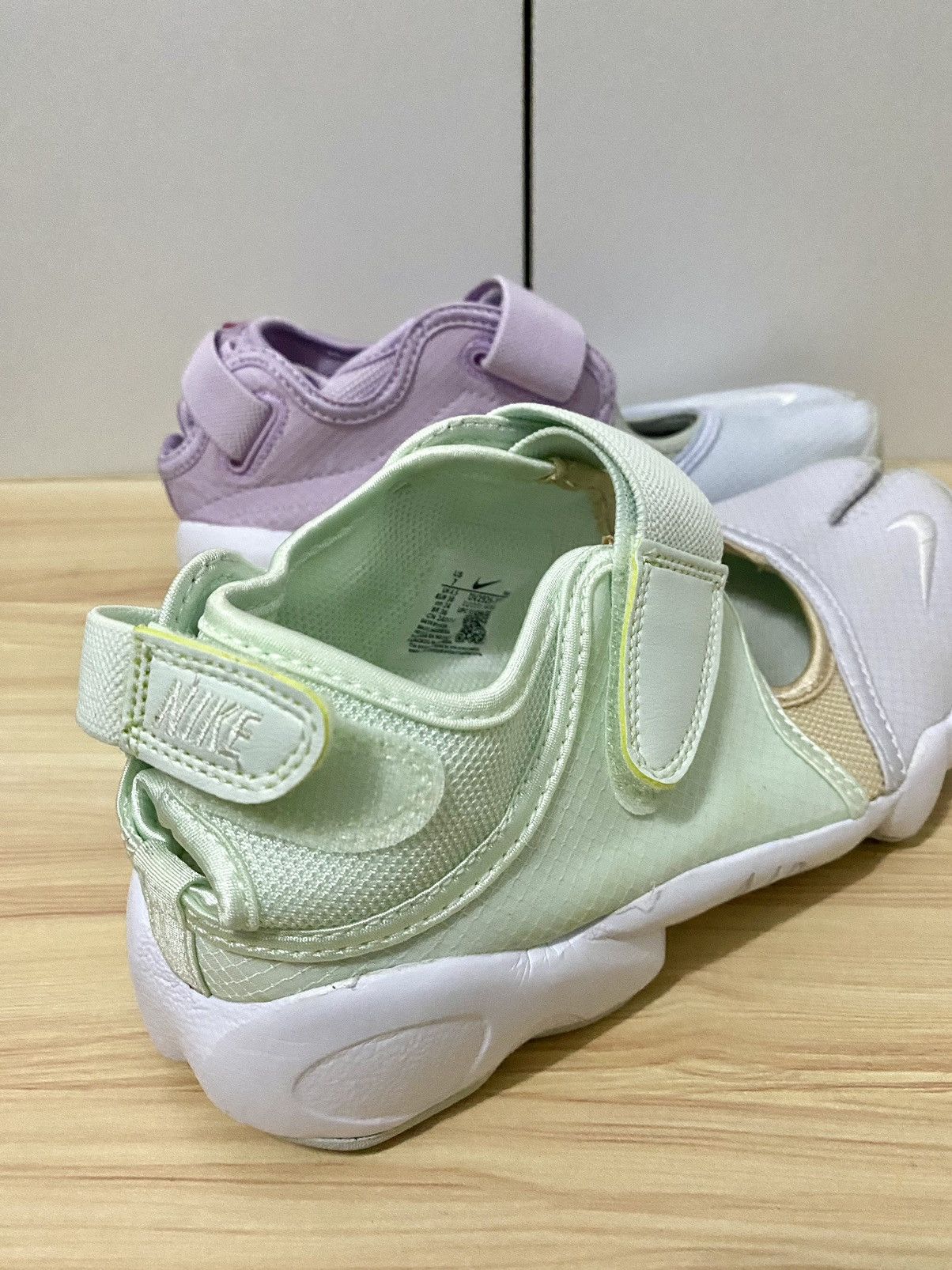 Nike Nike Air Rift Breath Aqua Tabi Women sandals Size US 7 / IT 37 - 8 Thumbnail