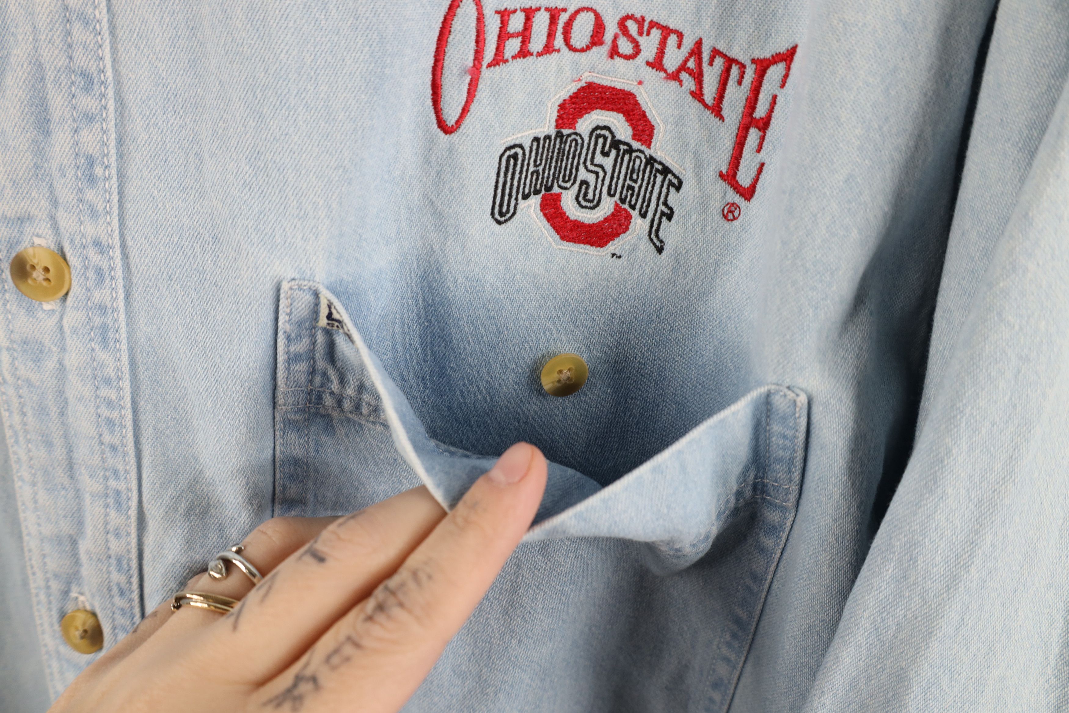 Vintage Vintage 90s Ohio State University Denim Jean Button Shirt Size US L / EU 52-54 / 3 - 6 Thumbnail