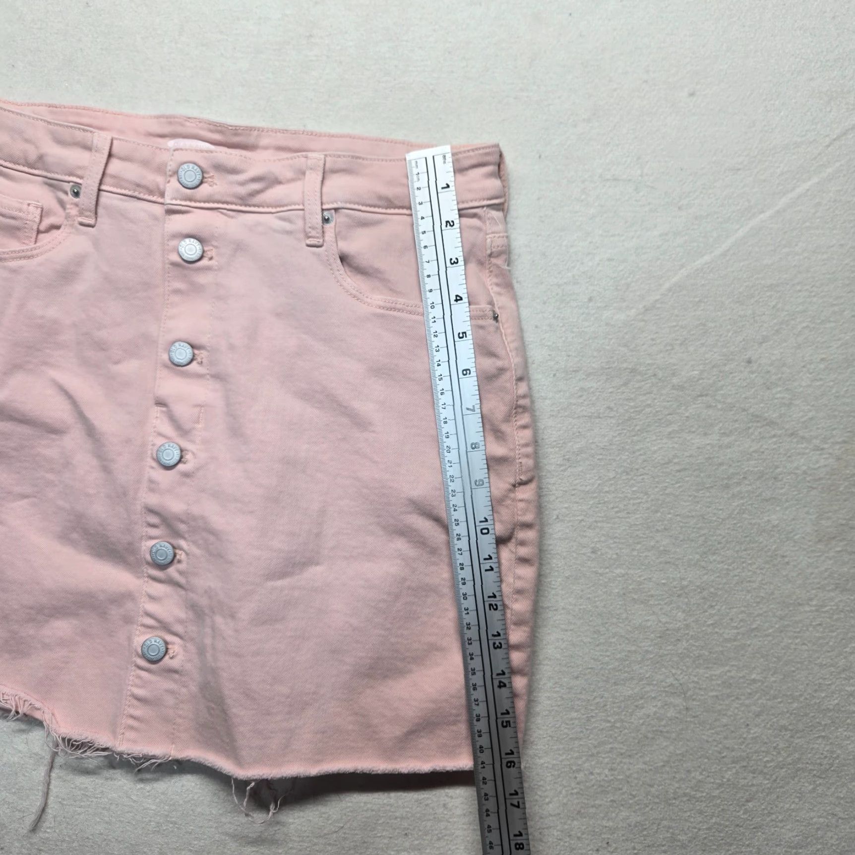 Old Navy Old Navy Skirt Women Adult 12 Pink Mini Denim Cotton Spandex 3 Button Solid Short 90s? Size 34" / US 12 / IT 48 - 7 Thumbnail