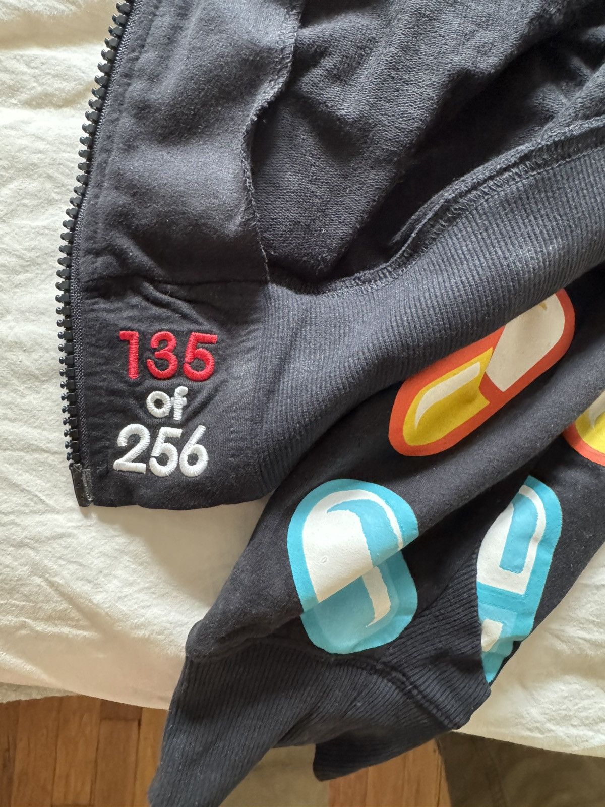 Kid Robot Kid Robot Neon Pills Hoodie size Large Limited 135 of 236 Size US L / EU 52-54 / 3 - 2 Thumbnail