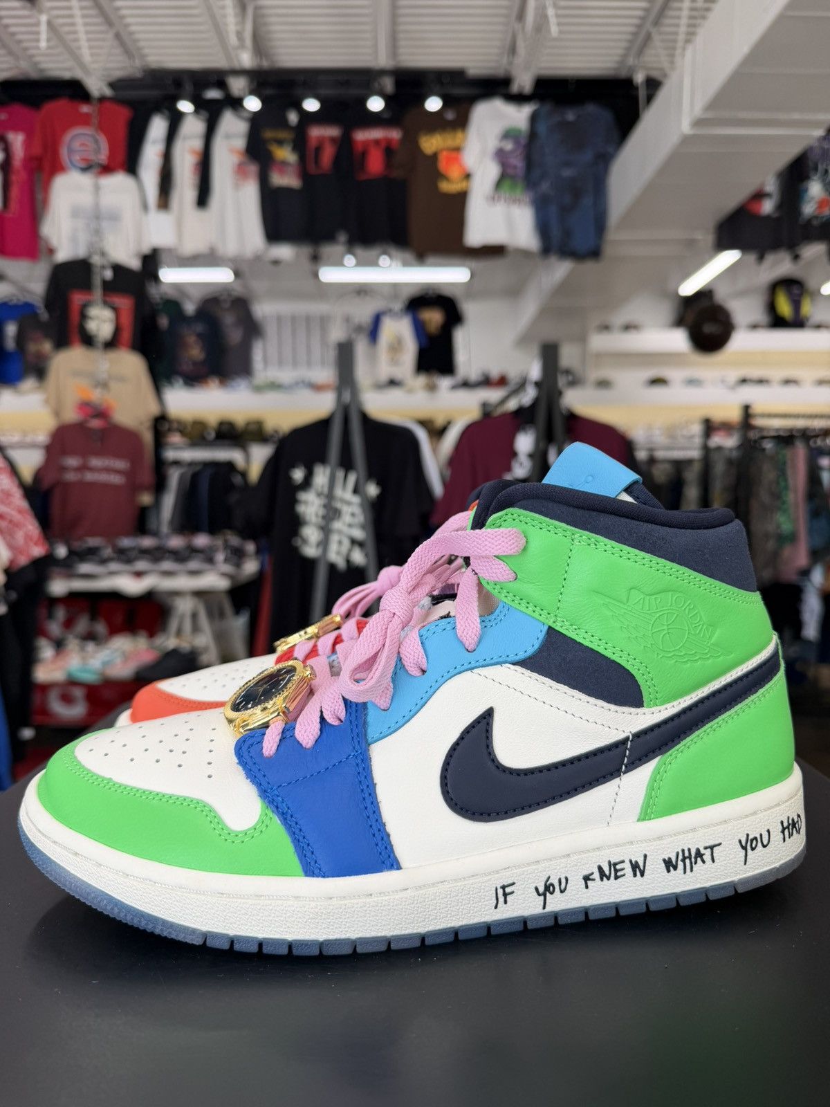 Jordan Brand Air Jordan 1 Mid Fearless Melody Ehsani Size 10.5W/9M (2019) Size US 10.5 / EU 43-44 - 7 Thumbnail