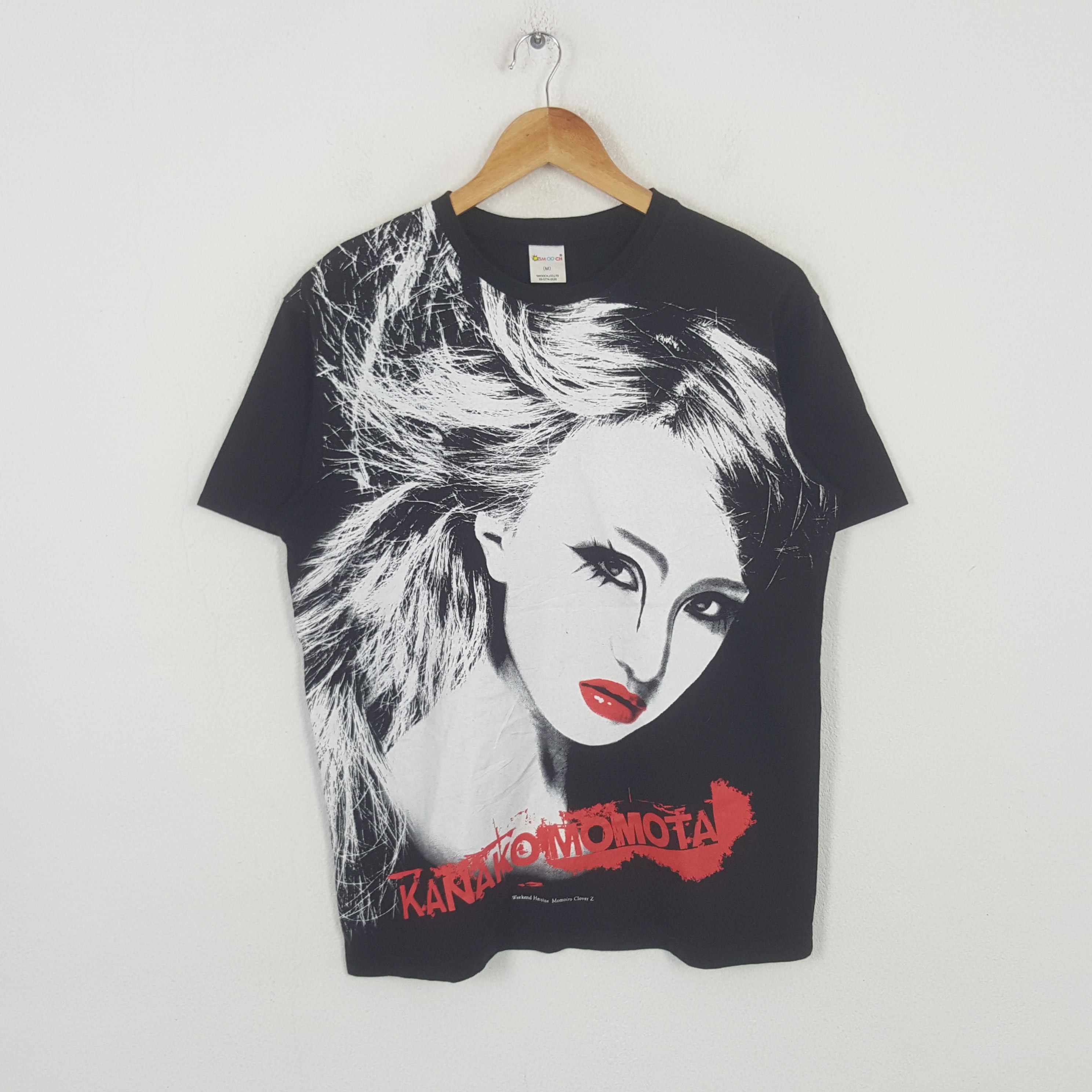 Japanese Brand Vintage Tanako Momota Japanese Singer Actress Tshirt RR2 Size US M / EU 48-50 / 2 - 1 Thumbnail