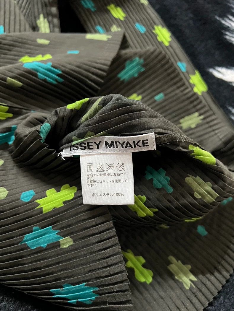 Issey Miyake issey miyake size：3 Olive green pleated cardigan top 2506- Size XXS / US 00 / IT 34 - 6 Thumbnail