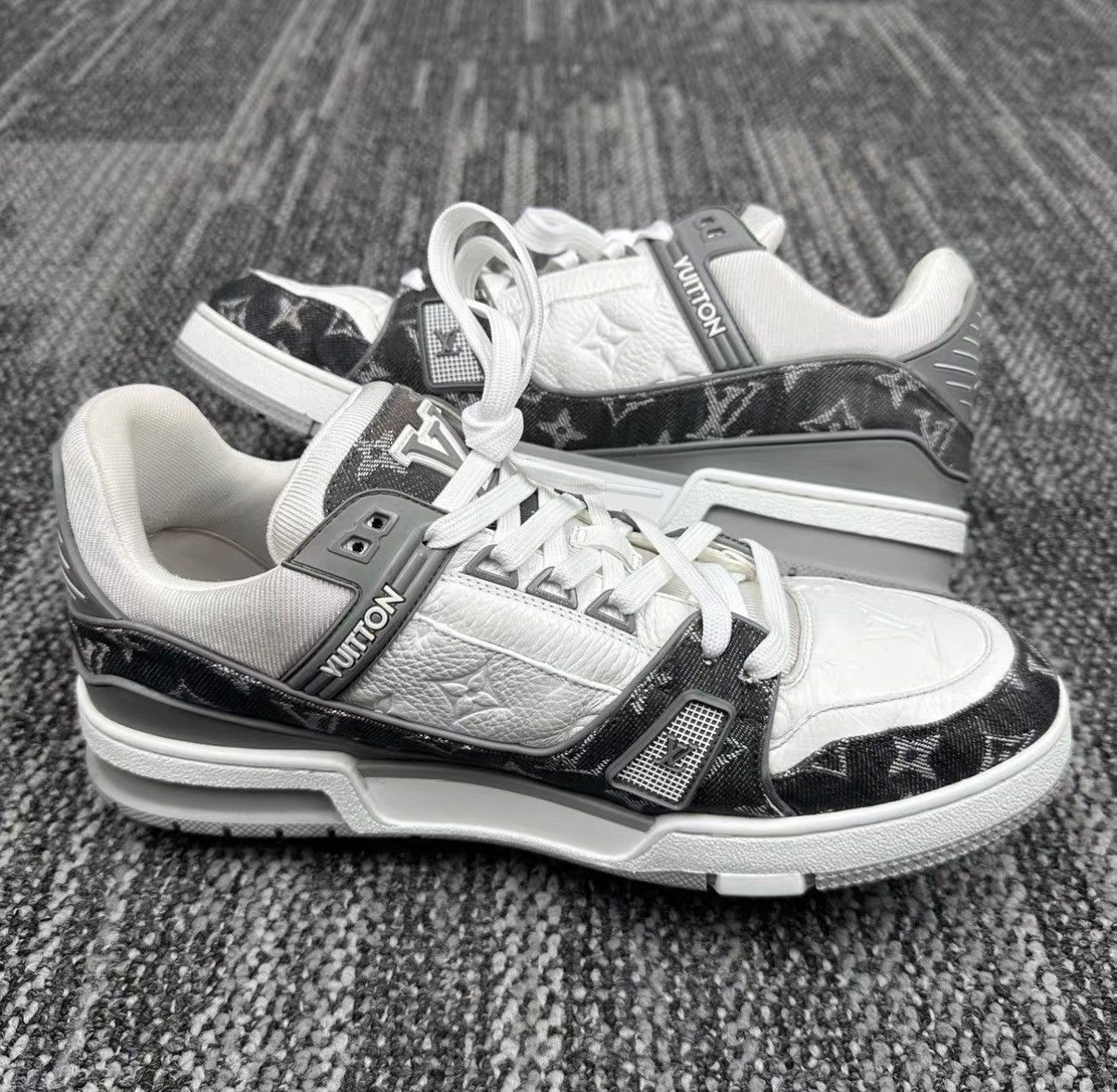 Louis Vuitton Louis Vuitton Trainer Monogram Grey White Denim Sneakers J42 Size US 9.5 / EU 42-43 - 5 Thumbnail