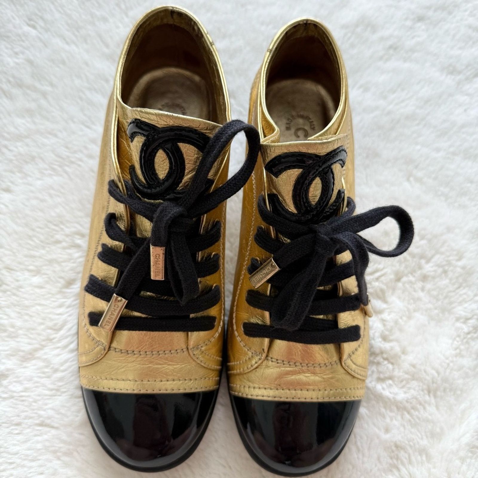 Chanel CHANEL women gold sneakers size 38,5 EU Authentic Size US 8.5 / IT 38.5 - 1 Thumbnail