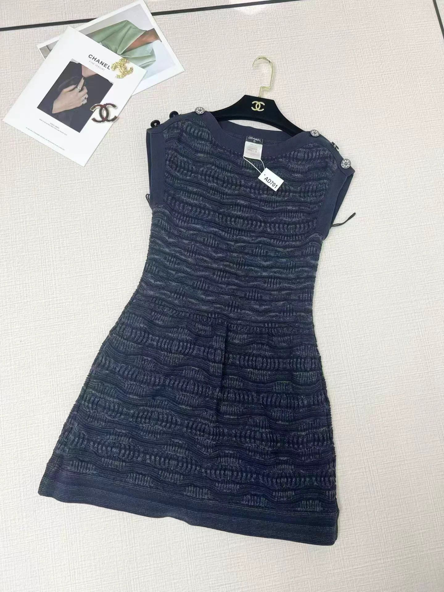 Chanel Chanel knit dress like new 34 Size XS / US 0-2 / IT 36-38 - 2 Thumbnail