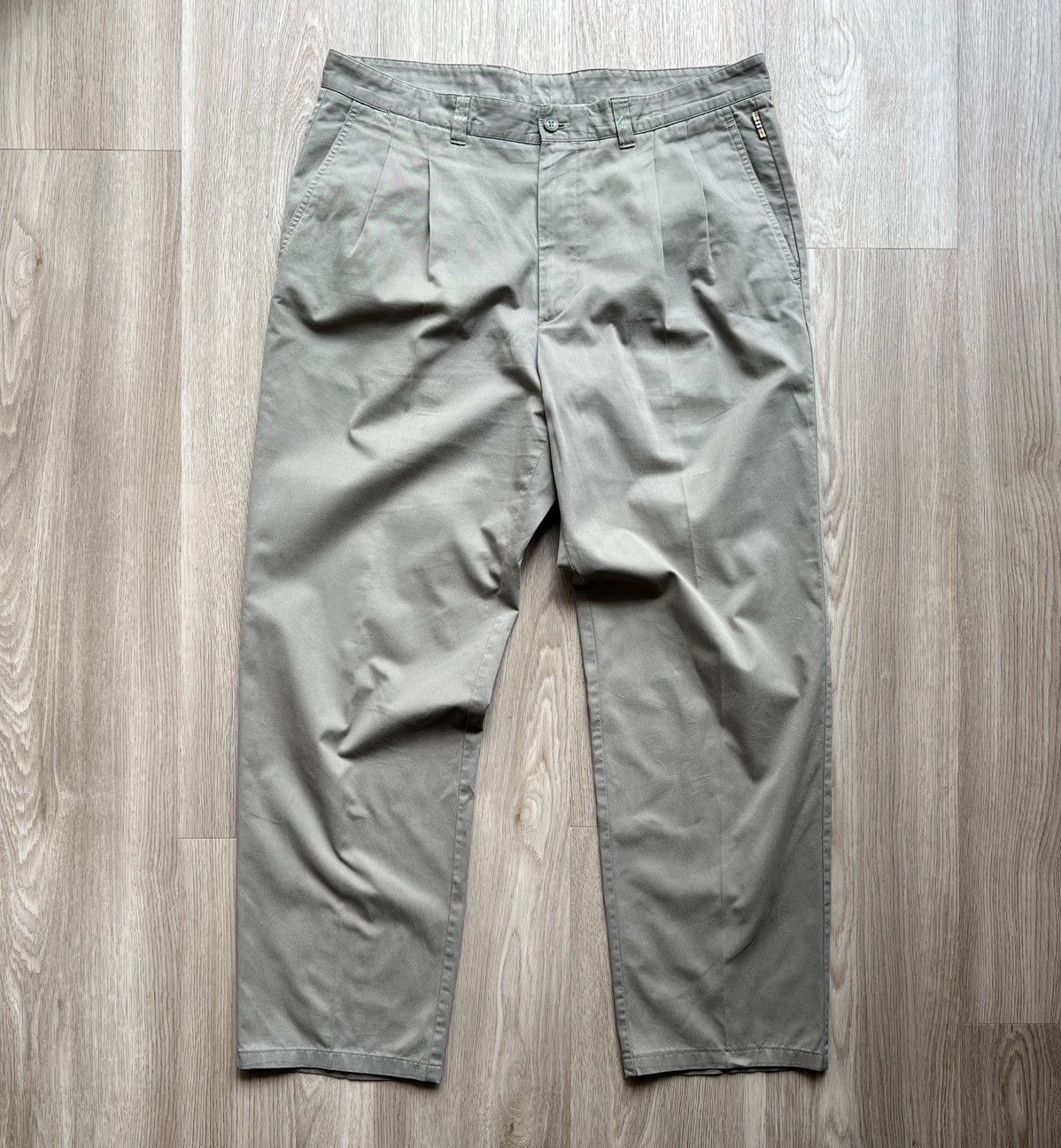 Burberry × Vintage Vintage Burberry London Beige Chino Trousers Classic Pants Size US 32 / EU 48 - 1 Thumbnail