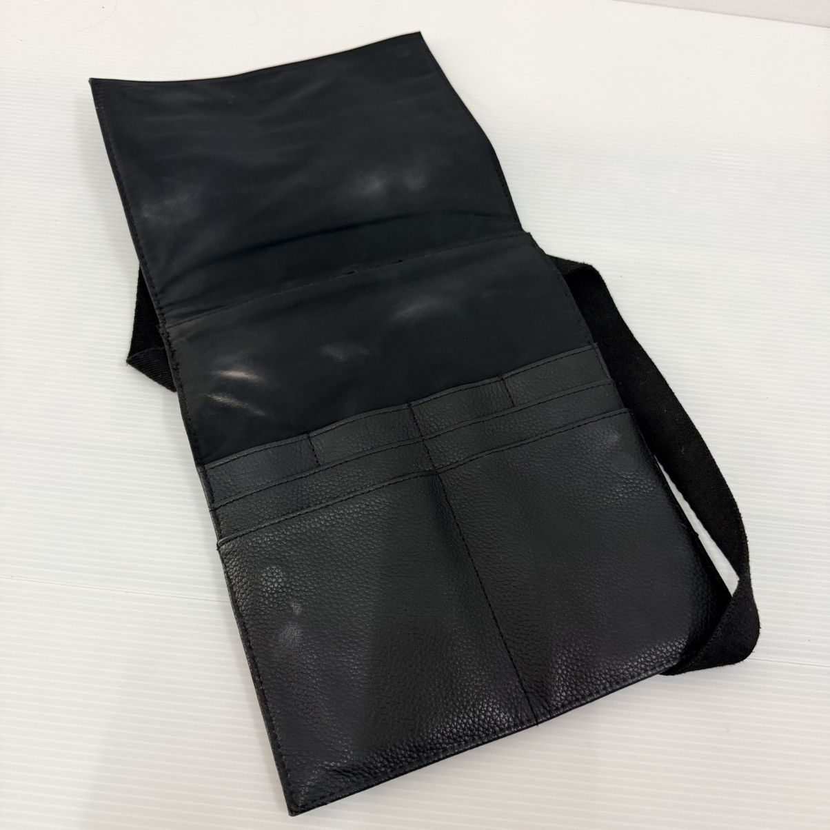 Yves Saint Laurent YSL Beaute Leather Makeup Accesories Bag Size ONE SIZE - 7 Thumbnail