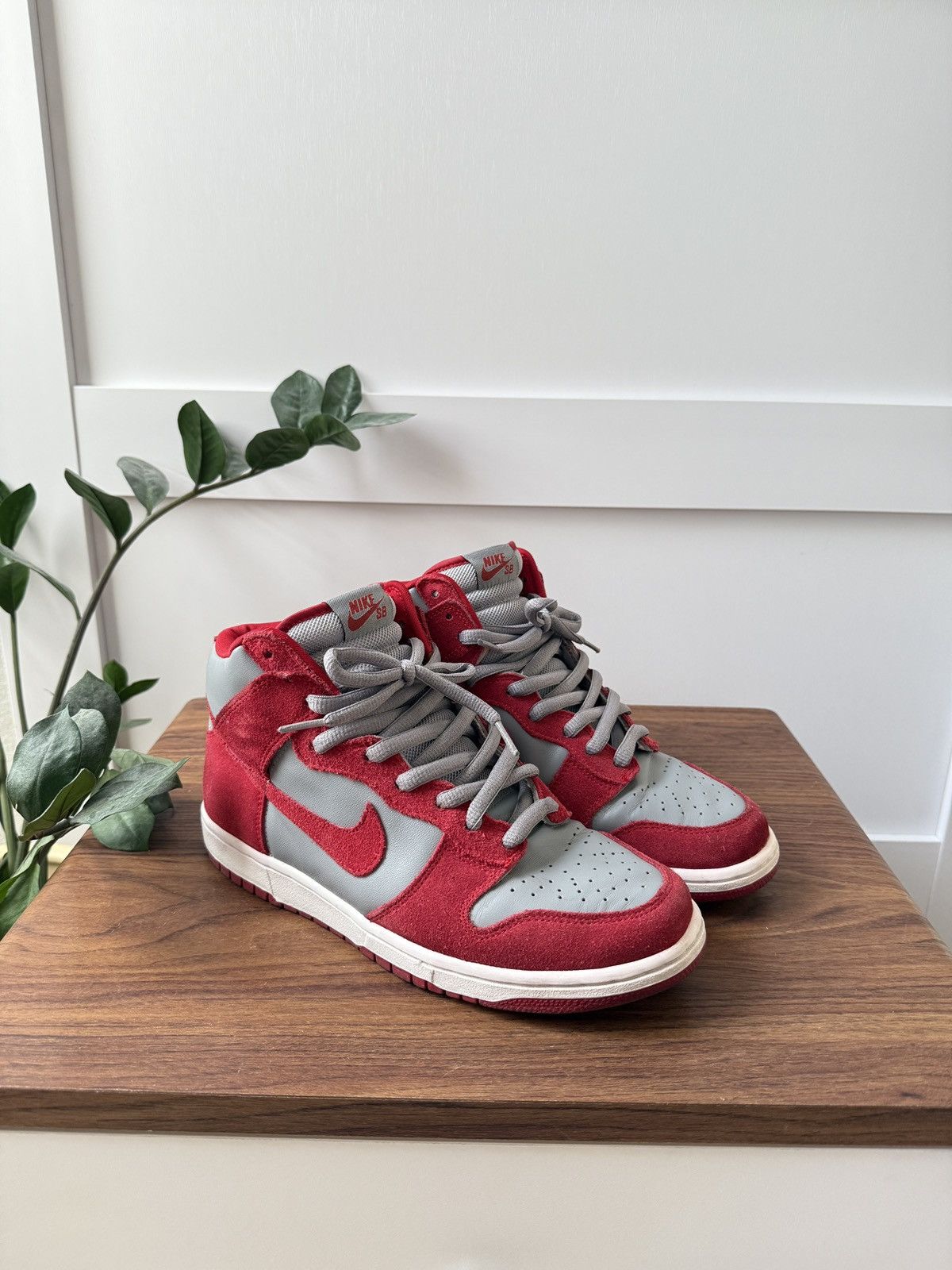 Nike SB Nike SB Dunk High UNLV Size US 9 / EU 42 - 1 Thumbnail
