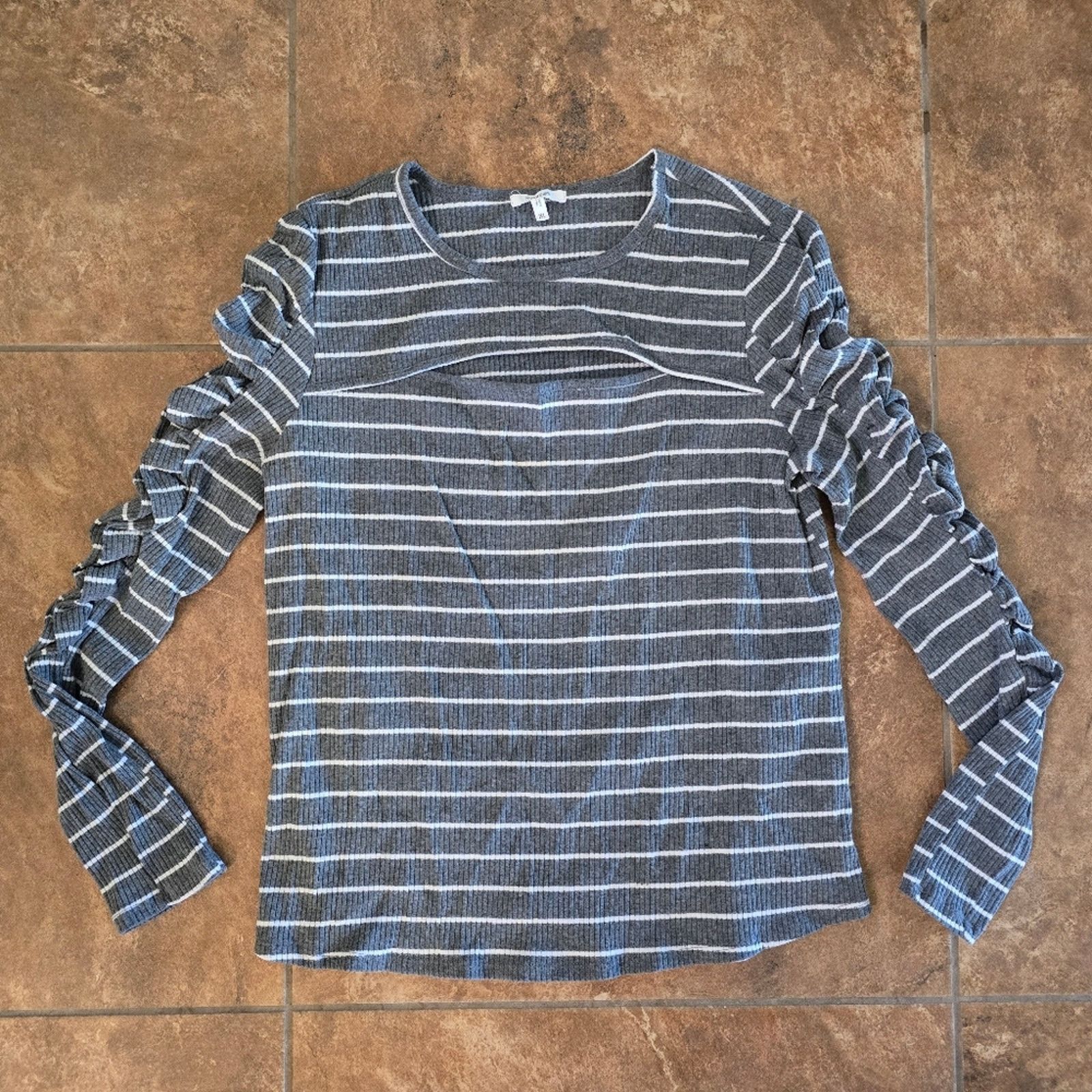 Other Grey Striped | MAURICES | Peek A Boo Long Sleeve Size XL / US 12-14 / IT 48-50 - 1 Thumbnail