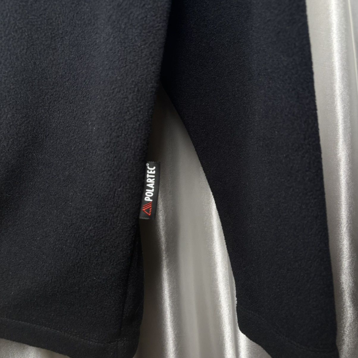 Jack Wolfskin × Vintage black Jack wolfskin fleece sweatshirt with logo embroidery Size US S / EU 44-46 / 1 - 9 Thumbnail
