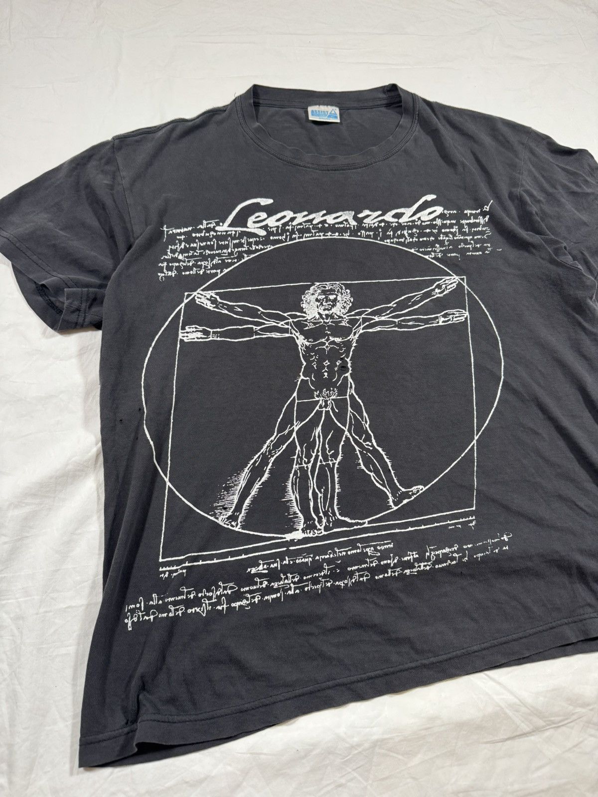 Vintage Vintage 90s Leonardo Da Vinci Art T Shirt Boxy Cropped Fit Size US XL / EU 56 / 4 - 2 Thumbnail
