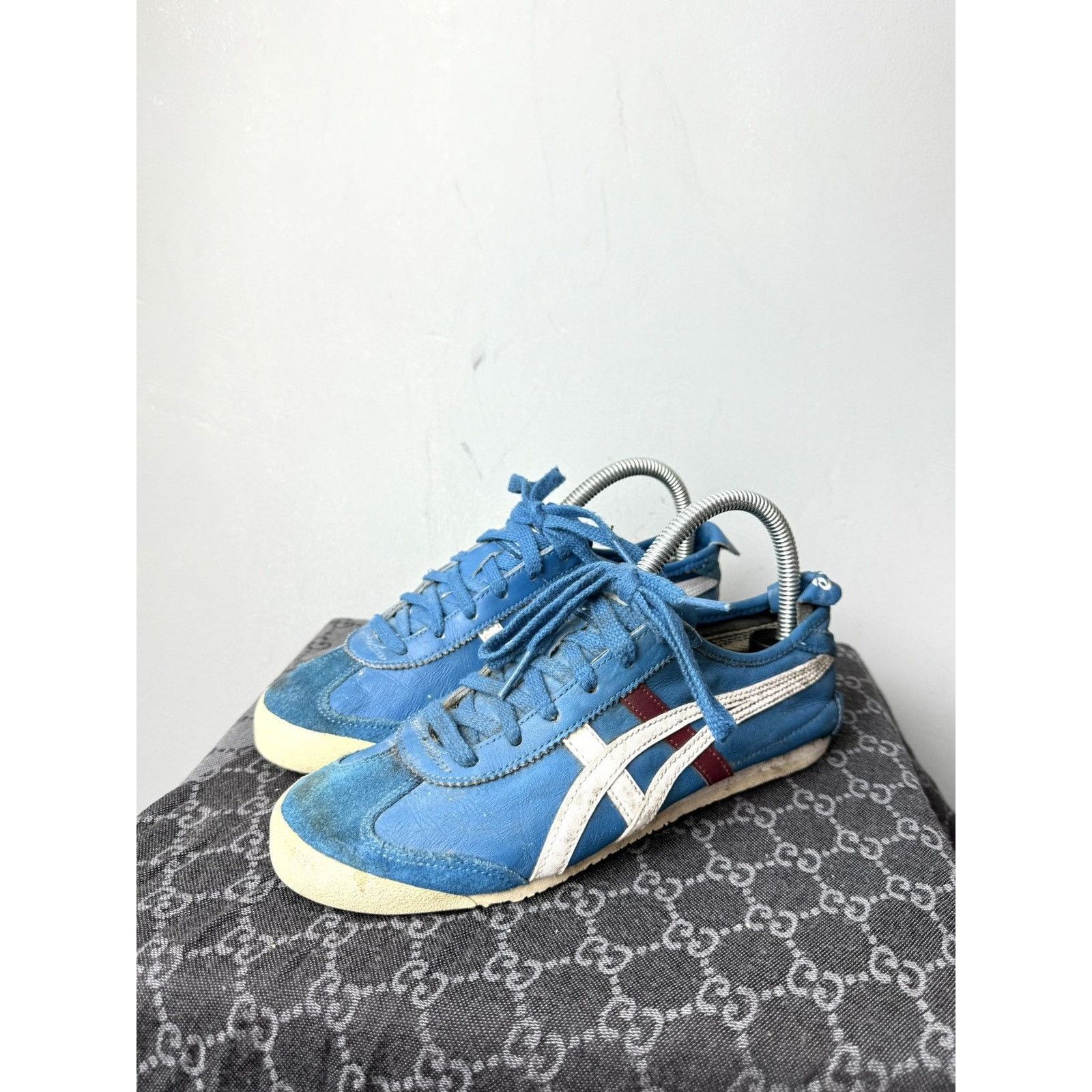 Asics Rare! Vintage Onitsuka Tiger Low Top Sneakers Asics Size US 5 / IT 35 - 1 Thumbnail