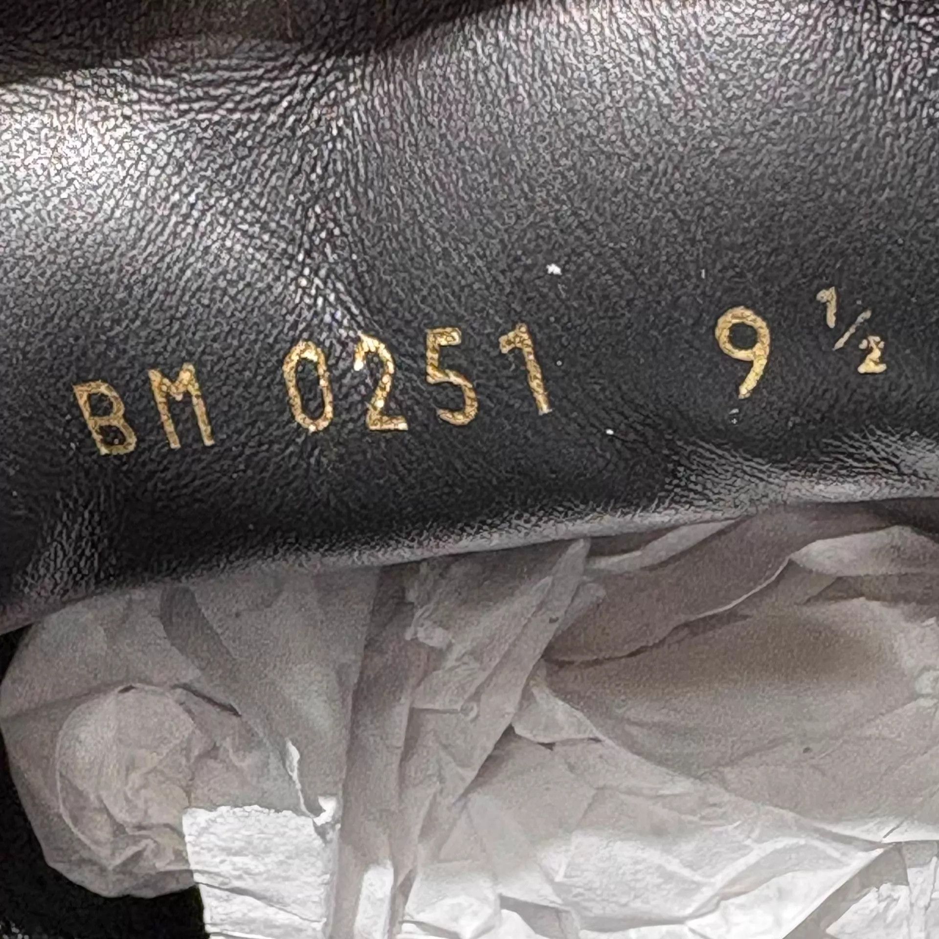 Louis Vuitton LV Run Away Monogram White Brown UK9.5 43.5 Shoes Size US 10.5 / EU 43-44 - 8 Thumbnail
