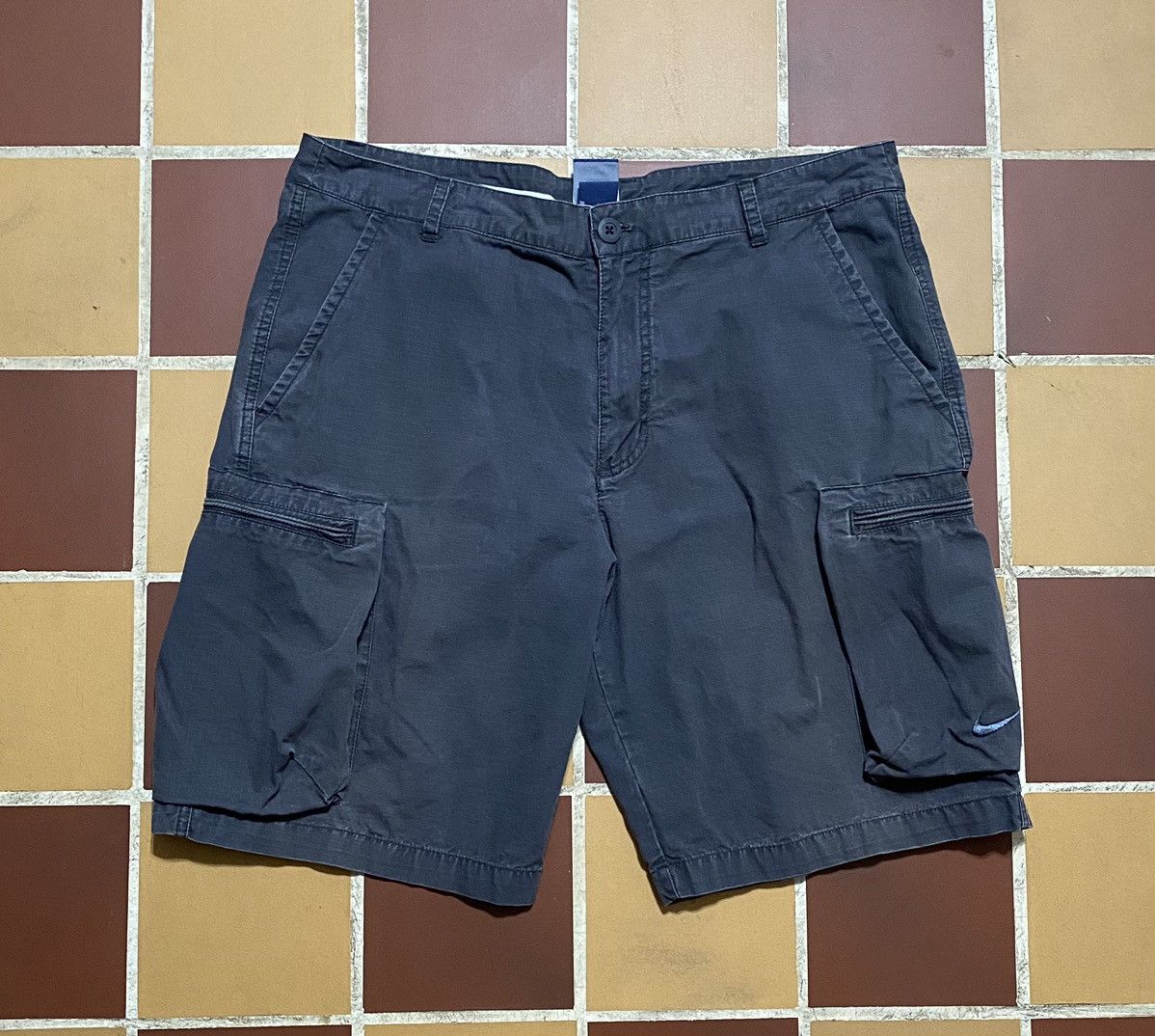Nike Vintage Nike Baggy Cargo Shorts Size US 36 / EU 52 - 1 Thumbnail