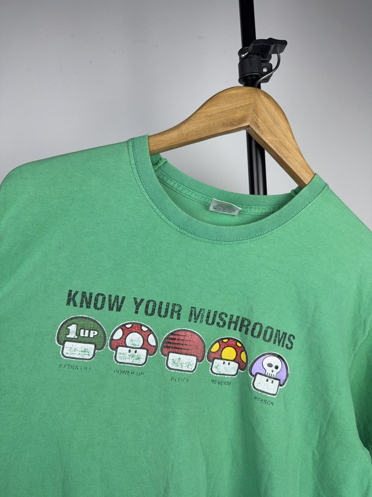 Nintendo 00s retro Know Your Mushrooms Mario Parody Tee Green Size M Size US M / EU 48-50 / 2 - 3 Thumbnail