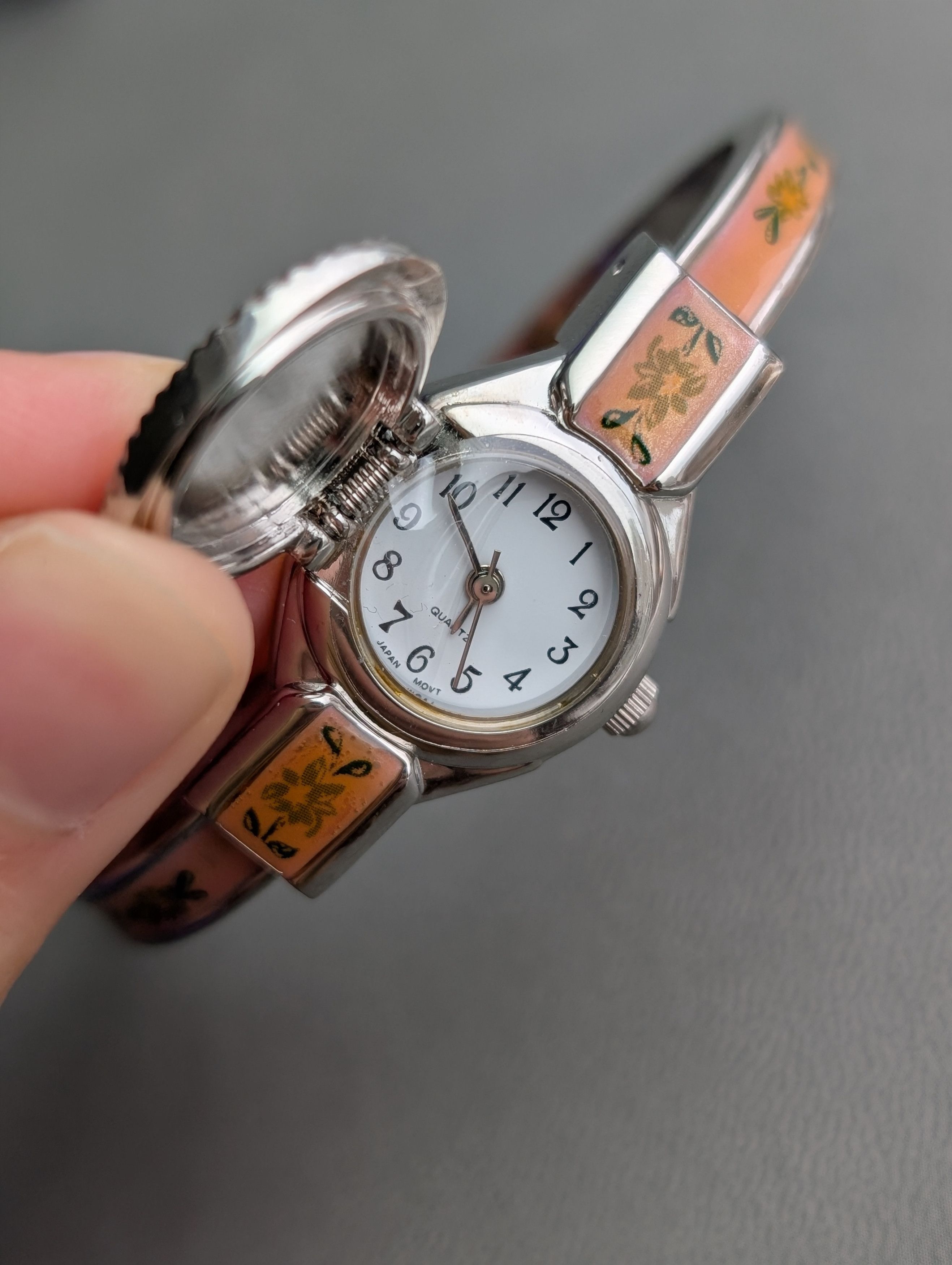 Japanese Brand Vintage Peek-A-Boo Enamel Watch Bangle Size ONE SIZE - 2 Thumbnail