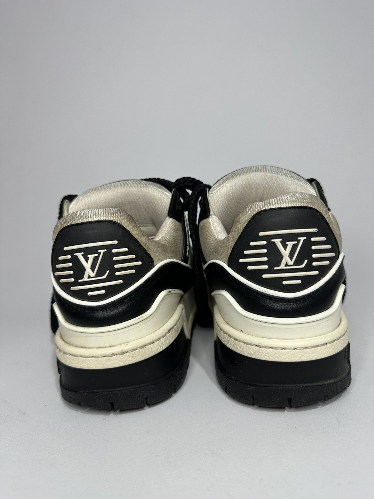 Louis Vuitton Louis Vuitton Black And White Maxi Trainer Sneakers. Size US 6 / EU 39 - 5 Thumbnail