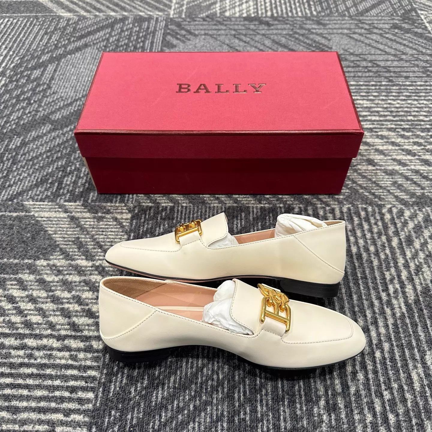 Bally Bally Ellah Flat Loafer EUR 35 New with box Size US 4.5 / IT 34.5 - 5 Thumbnail