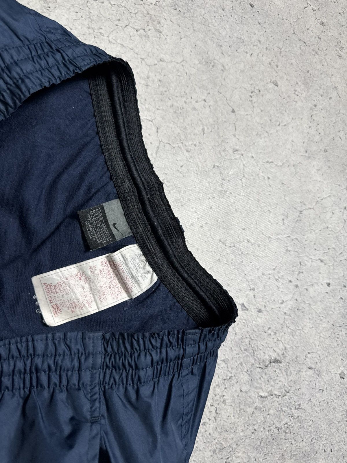 Nike × Vintage Nike Vintage Nylon Shorts Swoosh Drill Y2K Navy Size US 30 / EU 46 - 5 Thumbnail