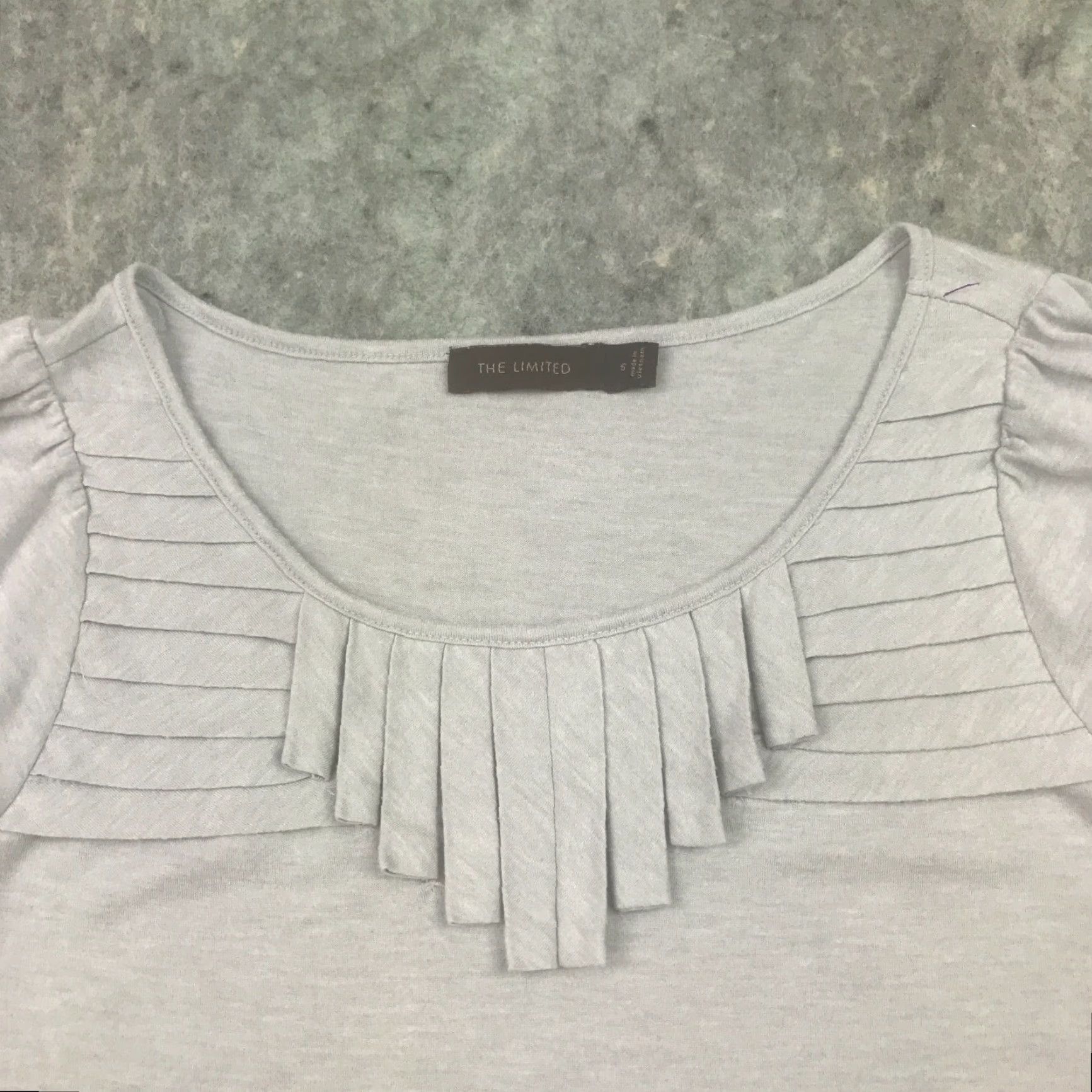 Vintage The Limited Womens Shirt Top Small Gray Elastic Cap Sleeve Round Neck Blouse Size S / US 4 / IT 40 - 2 Thumbnail
