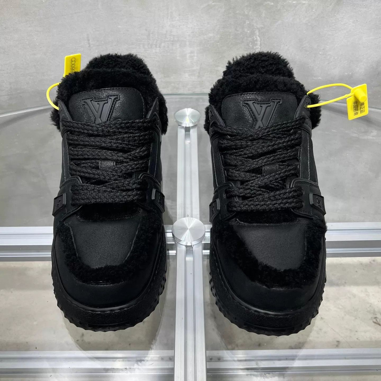 Louis Vuitton Louis Vuitton LV Trainer Maxi Black UK7.5 (41.5) Size US 8.5 / EU 41-42 - 1 Thumbnail