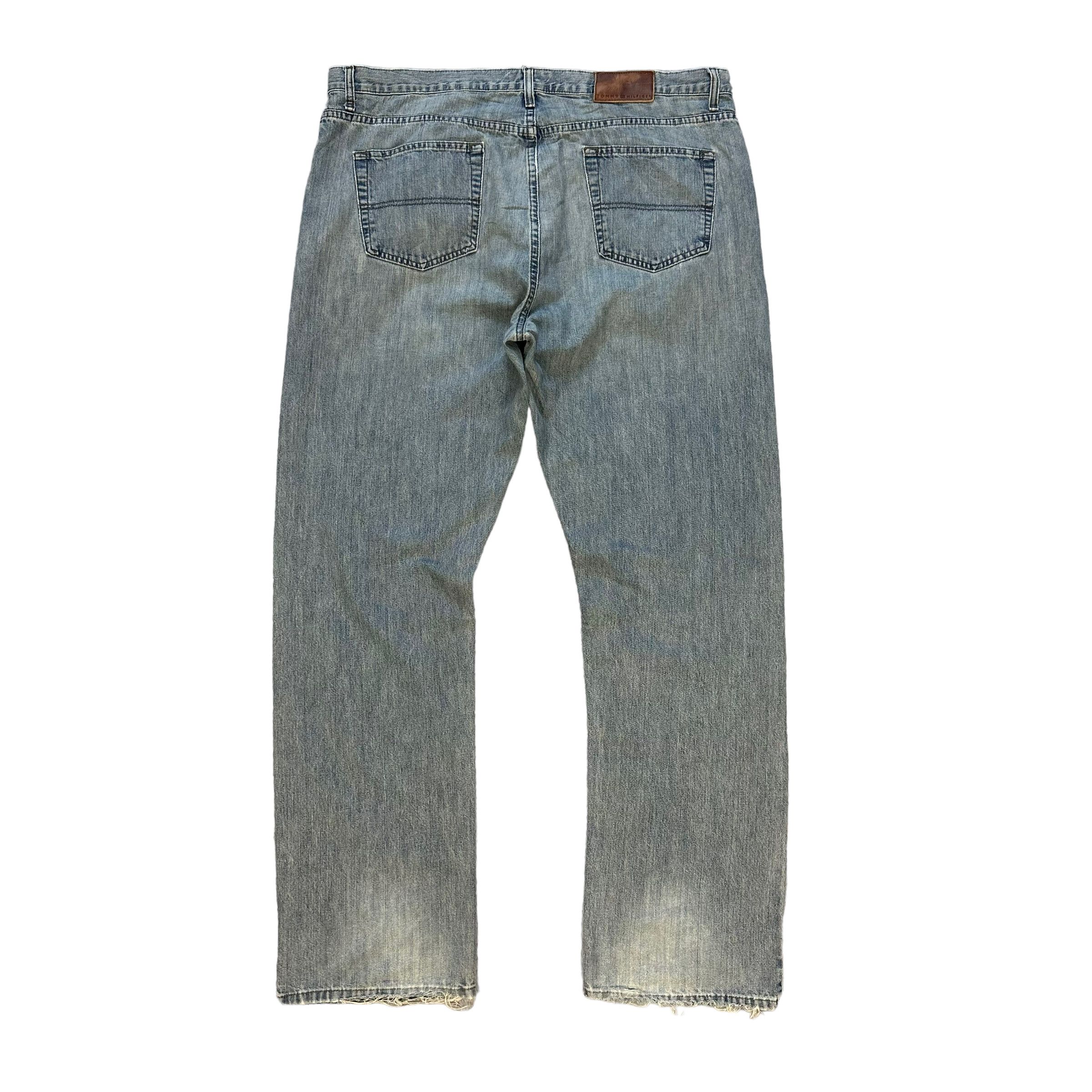 Tommy Hilfiger TOMMY HILFIGER CLASSIC FIT LIGHT WASH DENIM PANTS #7455-147 Size US 43 - 12 Thumbnail