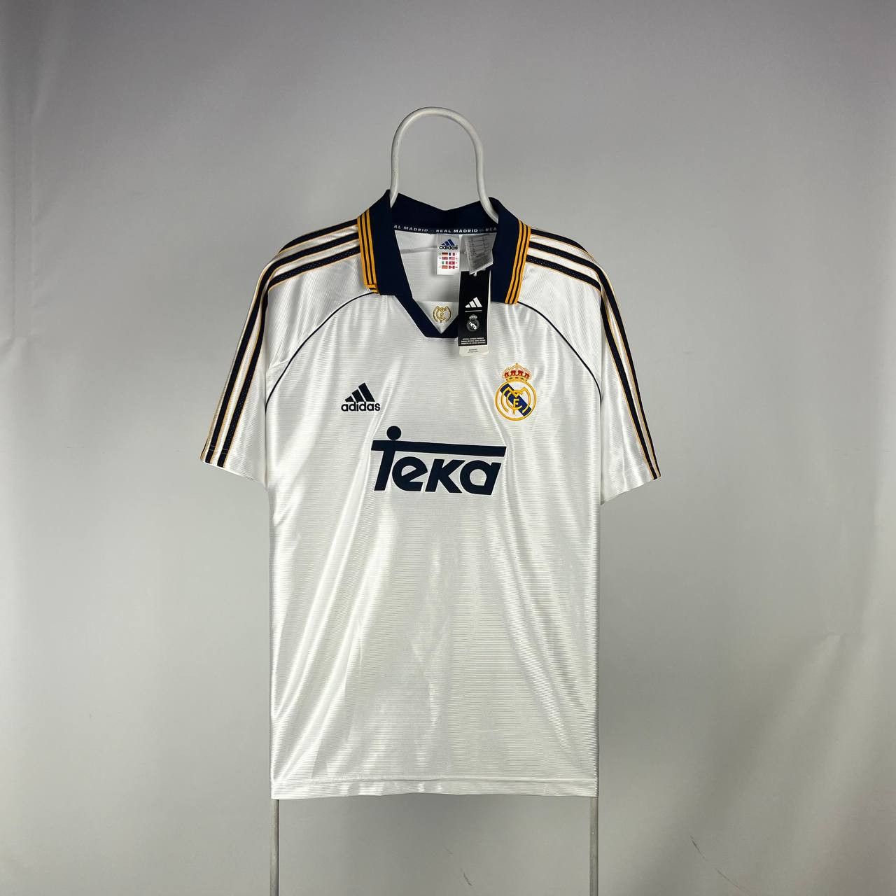 Adidas 1999 2000 REAL MADRID AWAY OFFICIAL SOCCER JERSEY SIZE XL Size US XL / EU 56 / 4 - 1 Thumbnail