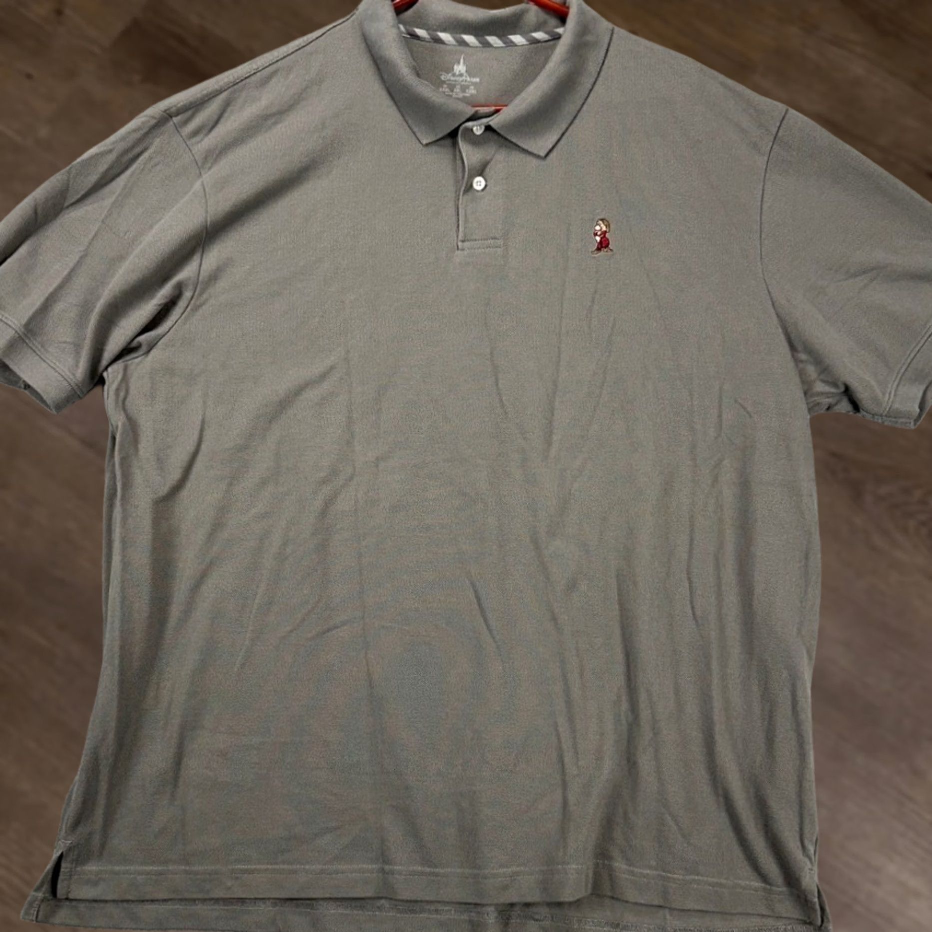 Disney Disney Parks Polo Shirt Mens 2XL Grey Casual Rugby Grumpy Logo Knit Short Sleeve Size US XXL / EU 58 / 5 - 1 Thumbnail