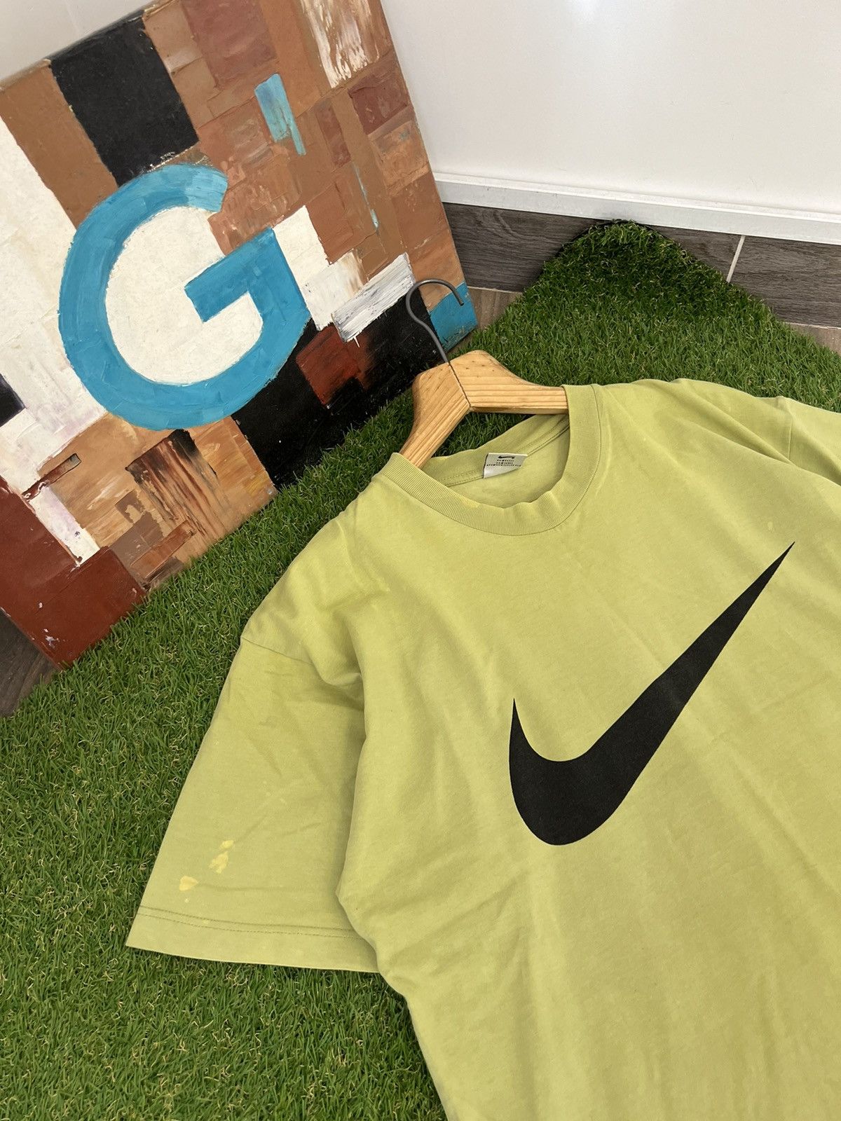 Vintage Vintage 90s Nike Basketball Big Logo T Shirt Size US L / EU 52-54 / 3 - 3 Thumbnail
